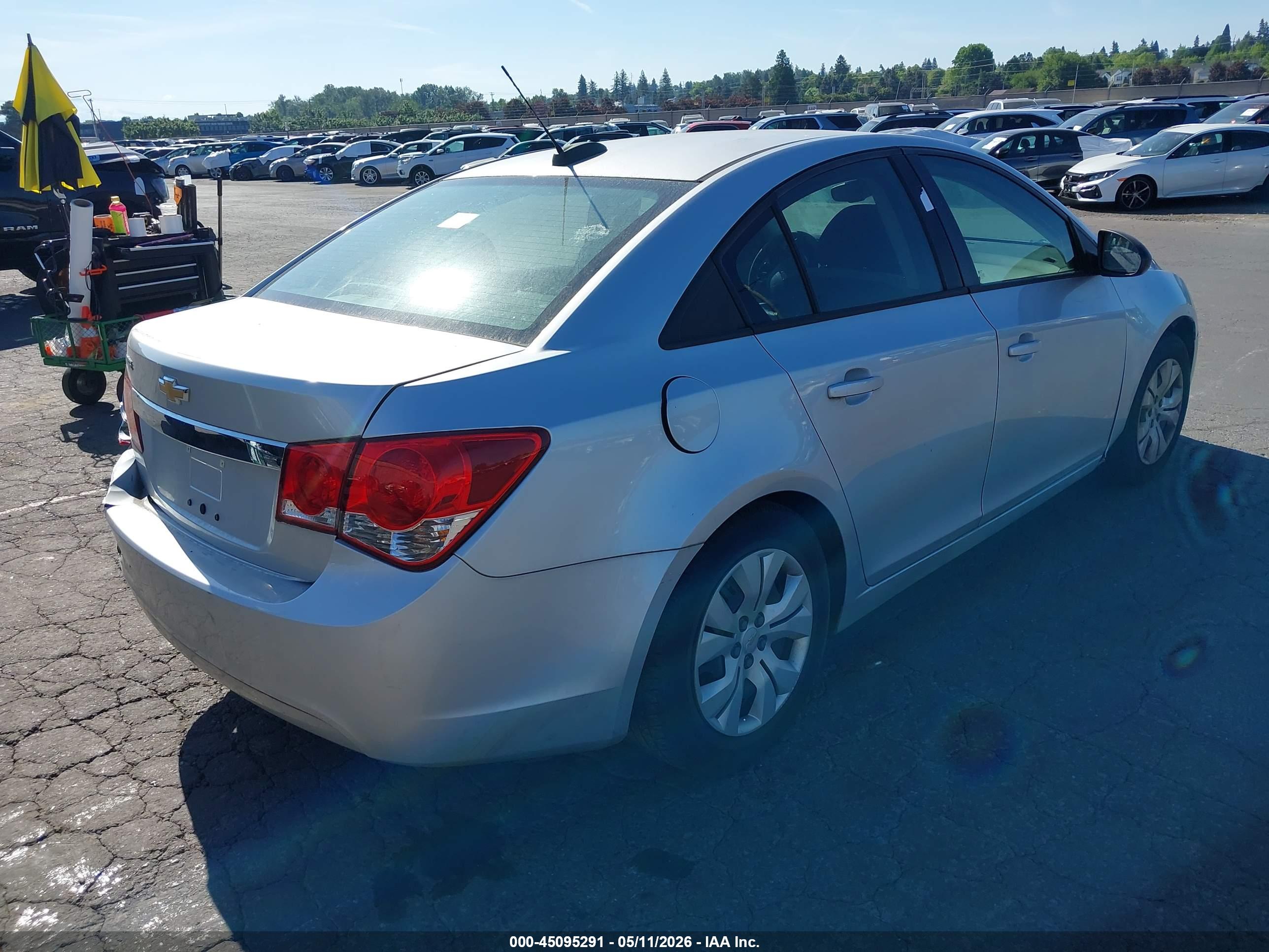 CHEVROLET CRUZE image 4