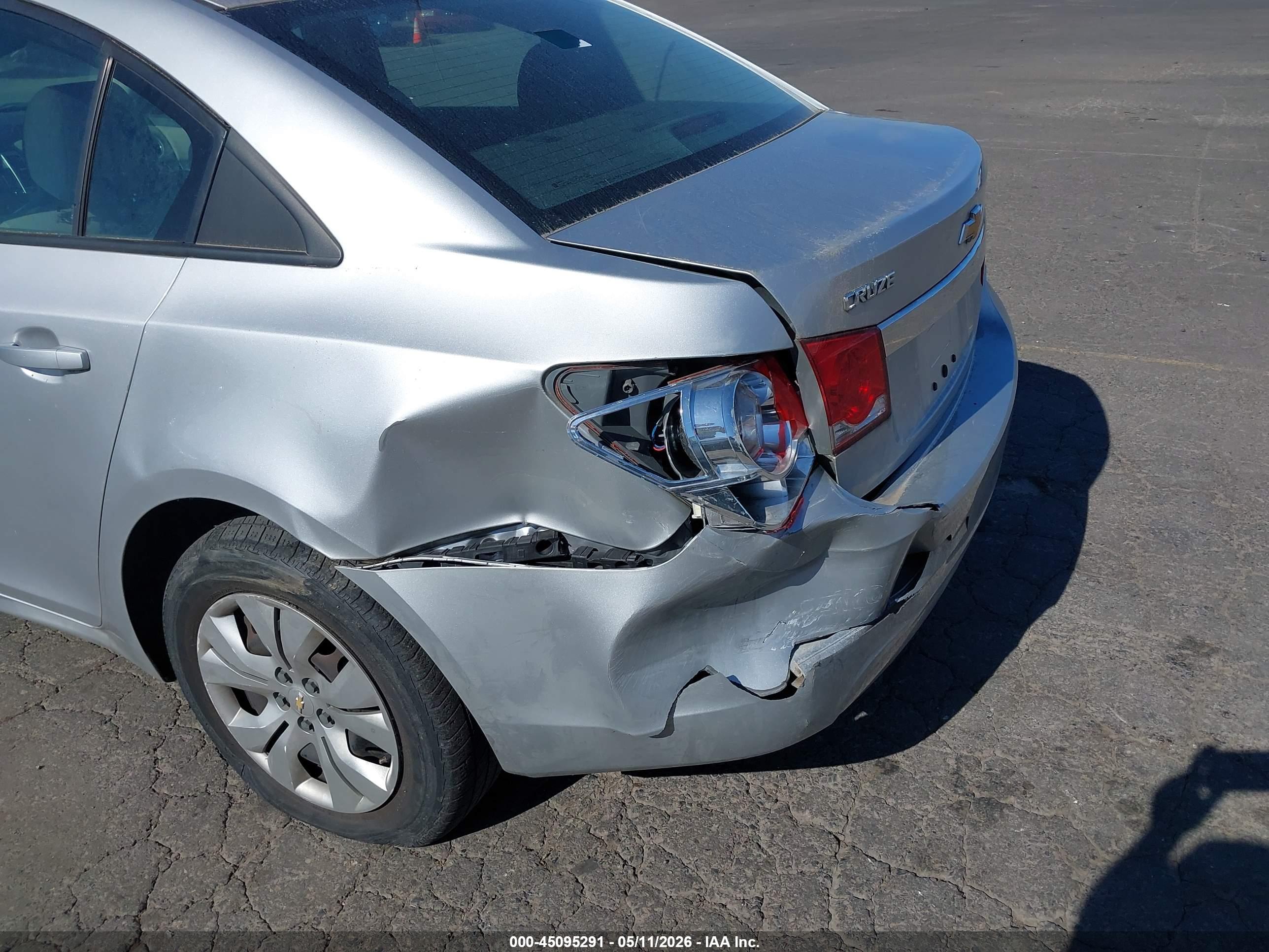 CHEVROLET CRUZE image 6