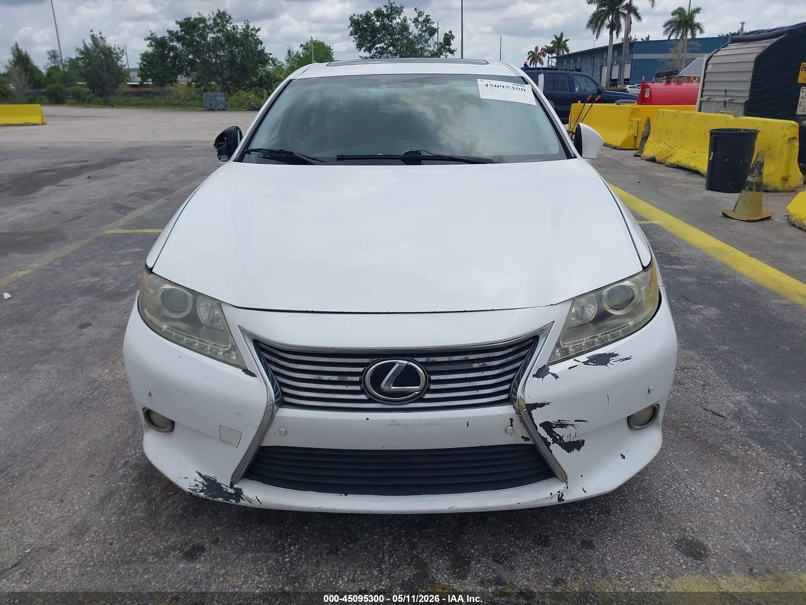 LEXUS ES image 6