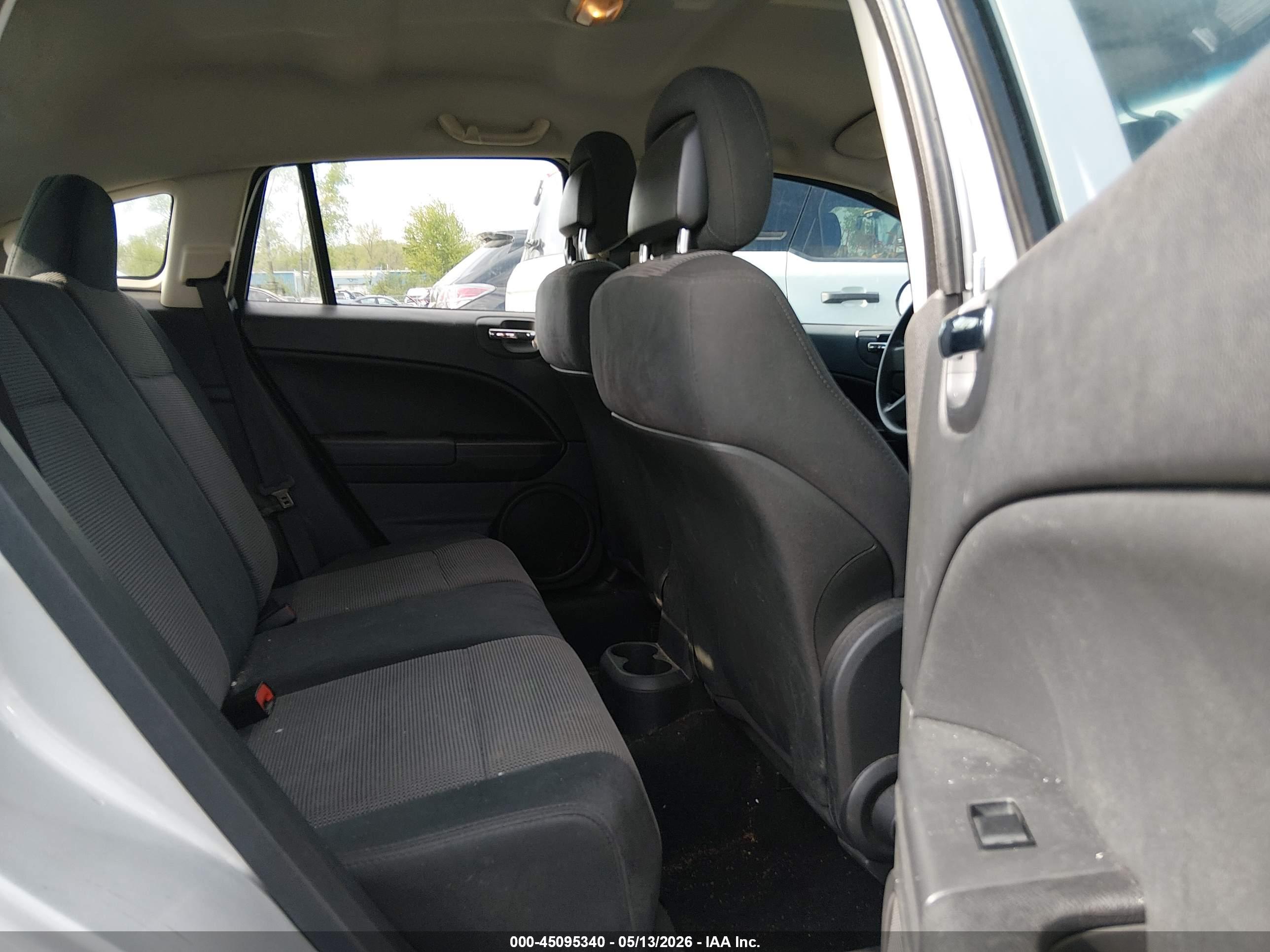 DODGE CALIBER image 8