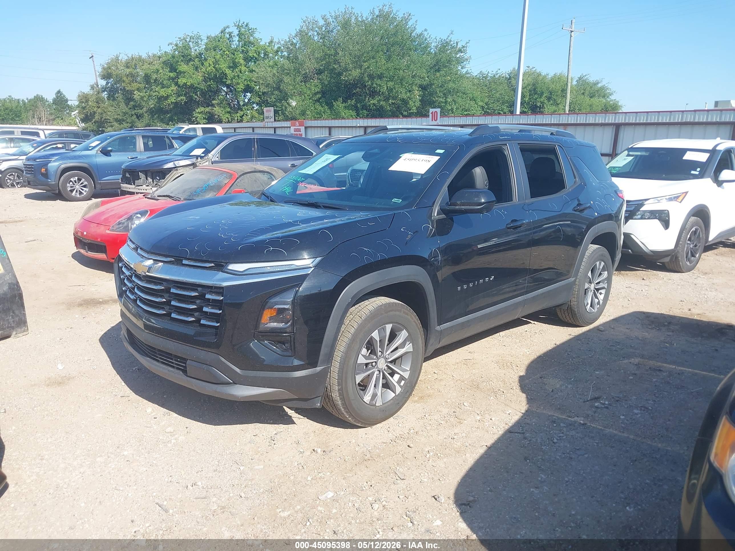 CHEVROLET EQUINOX image 2