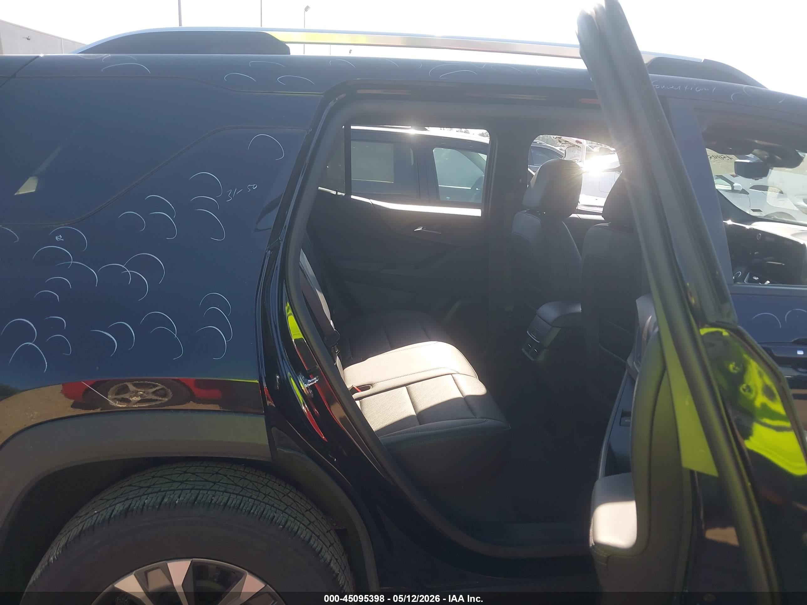 CHEVROLET EQUINOX image 8