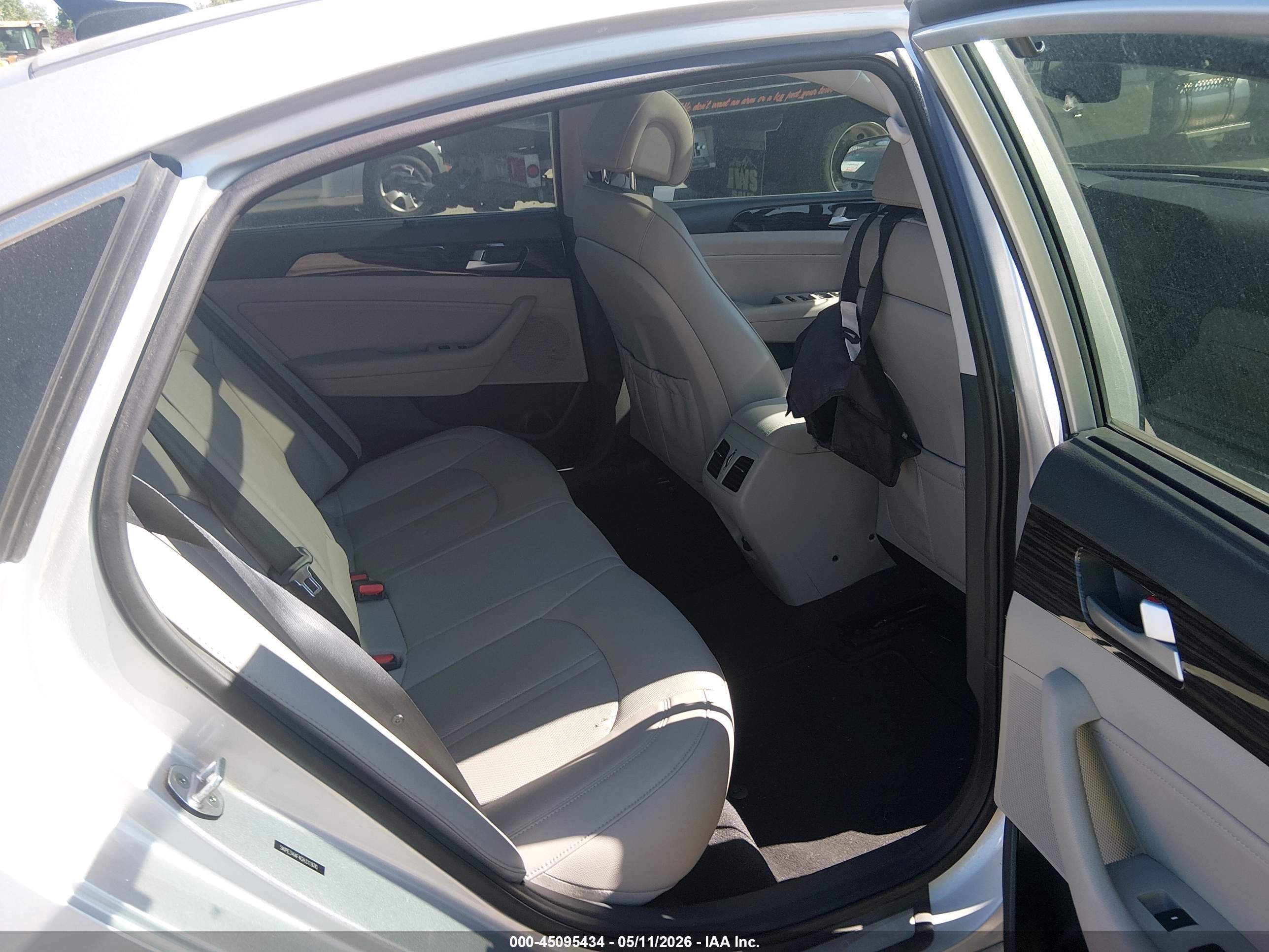 HYUNDAI SONATA image 8
