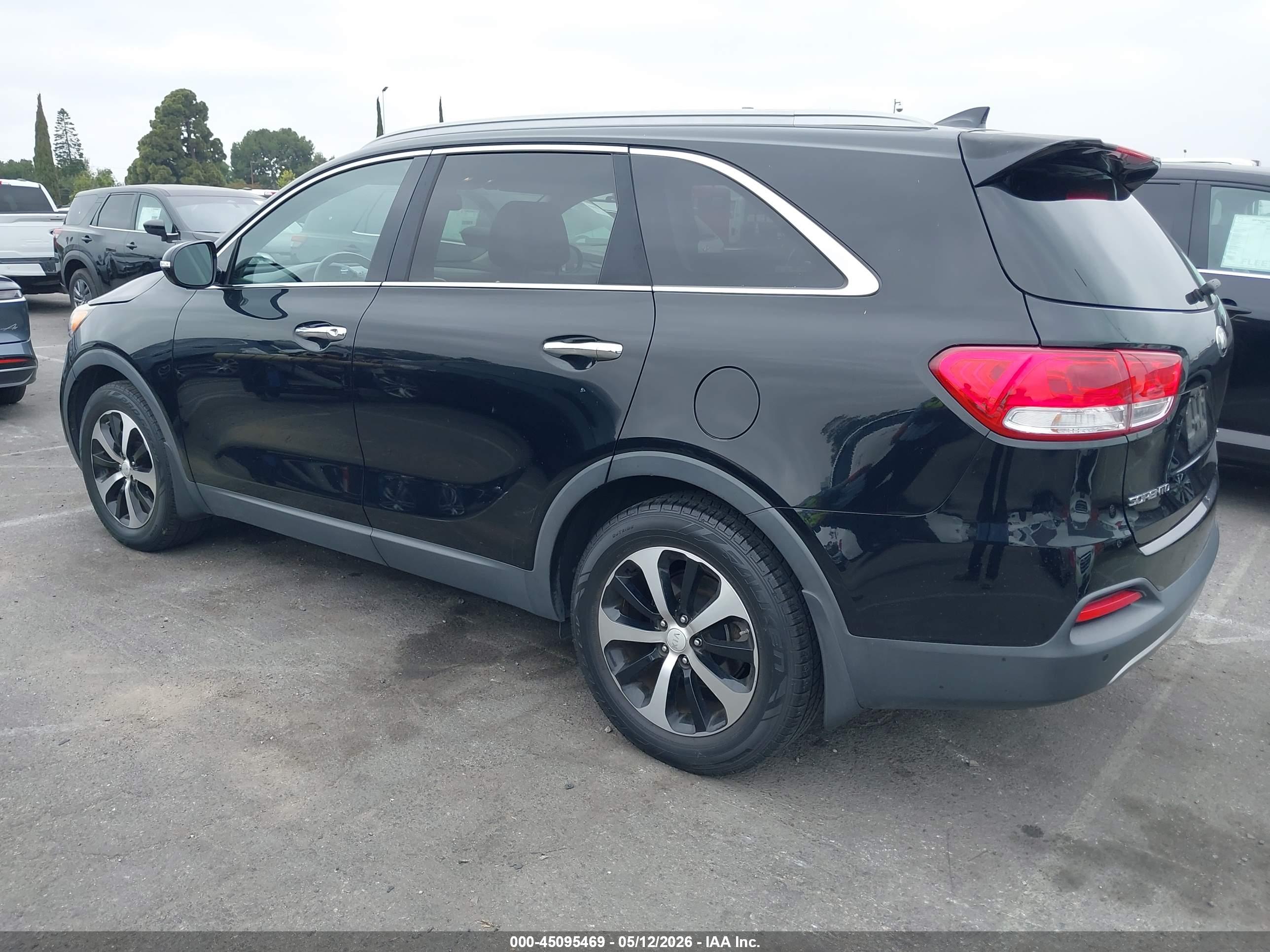 KIA SORENTO image 3