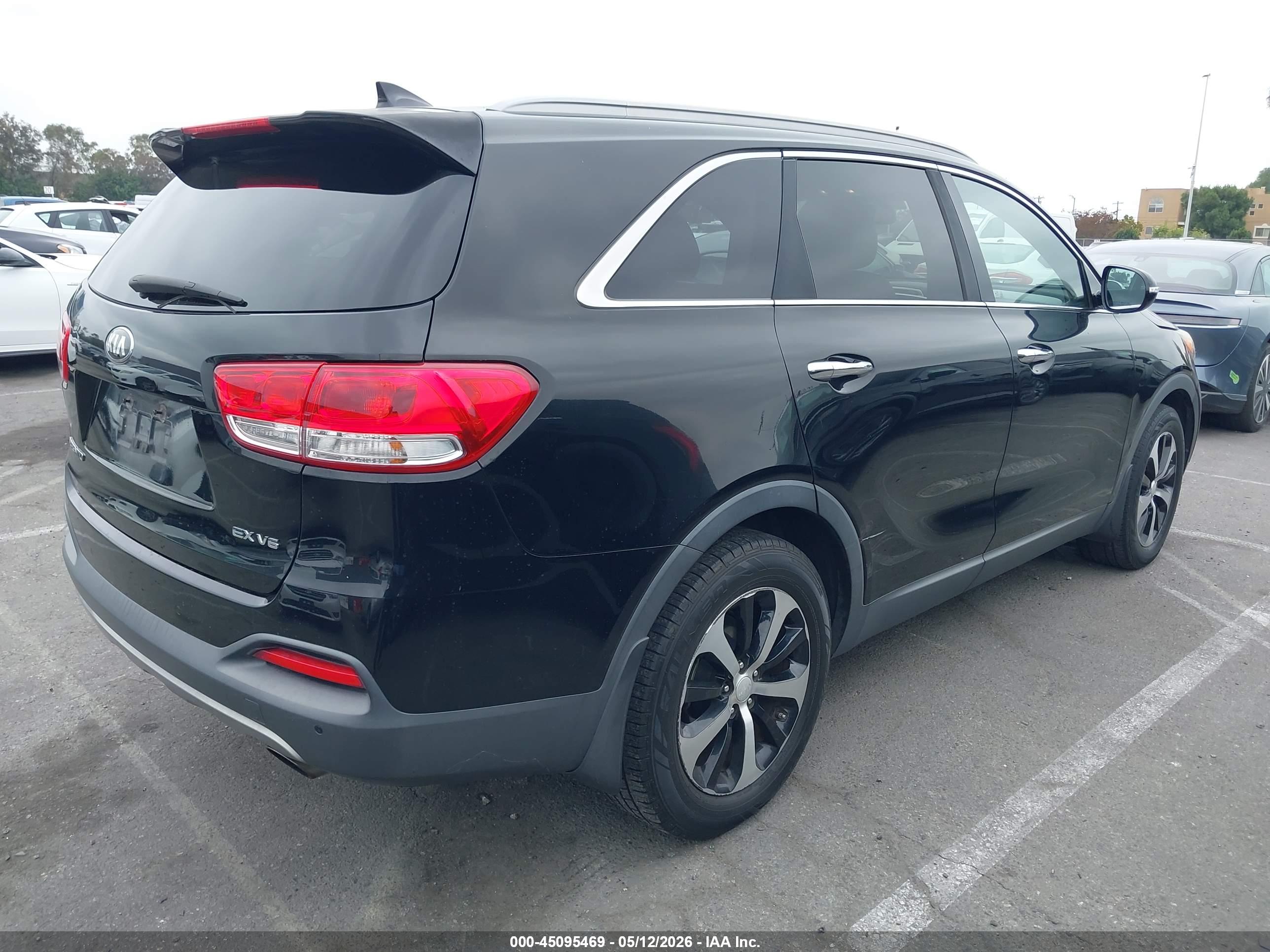 KIA SORENTO image 4