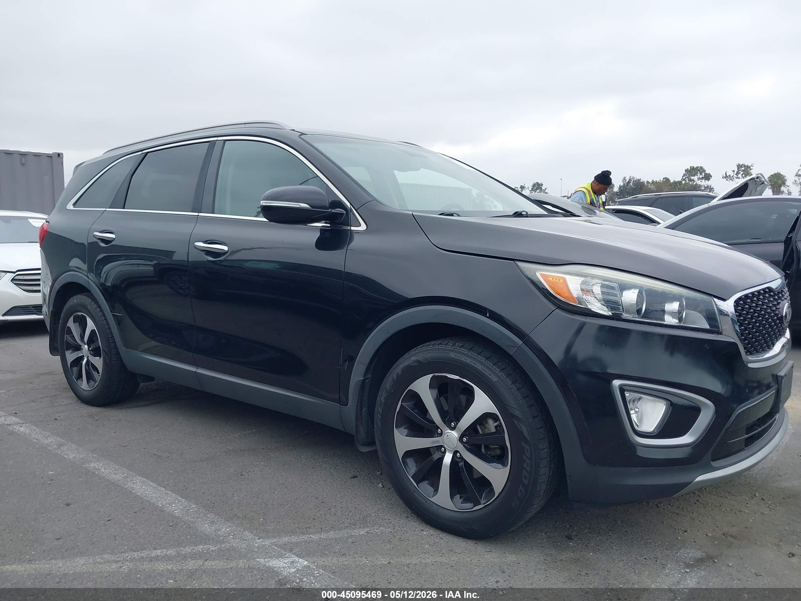 KIA SORENTO image 6