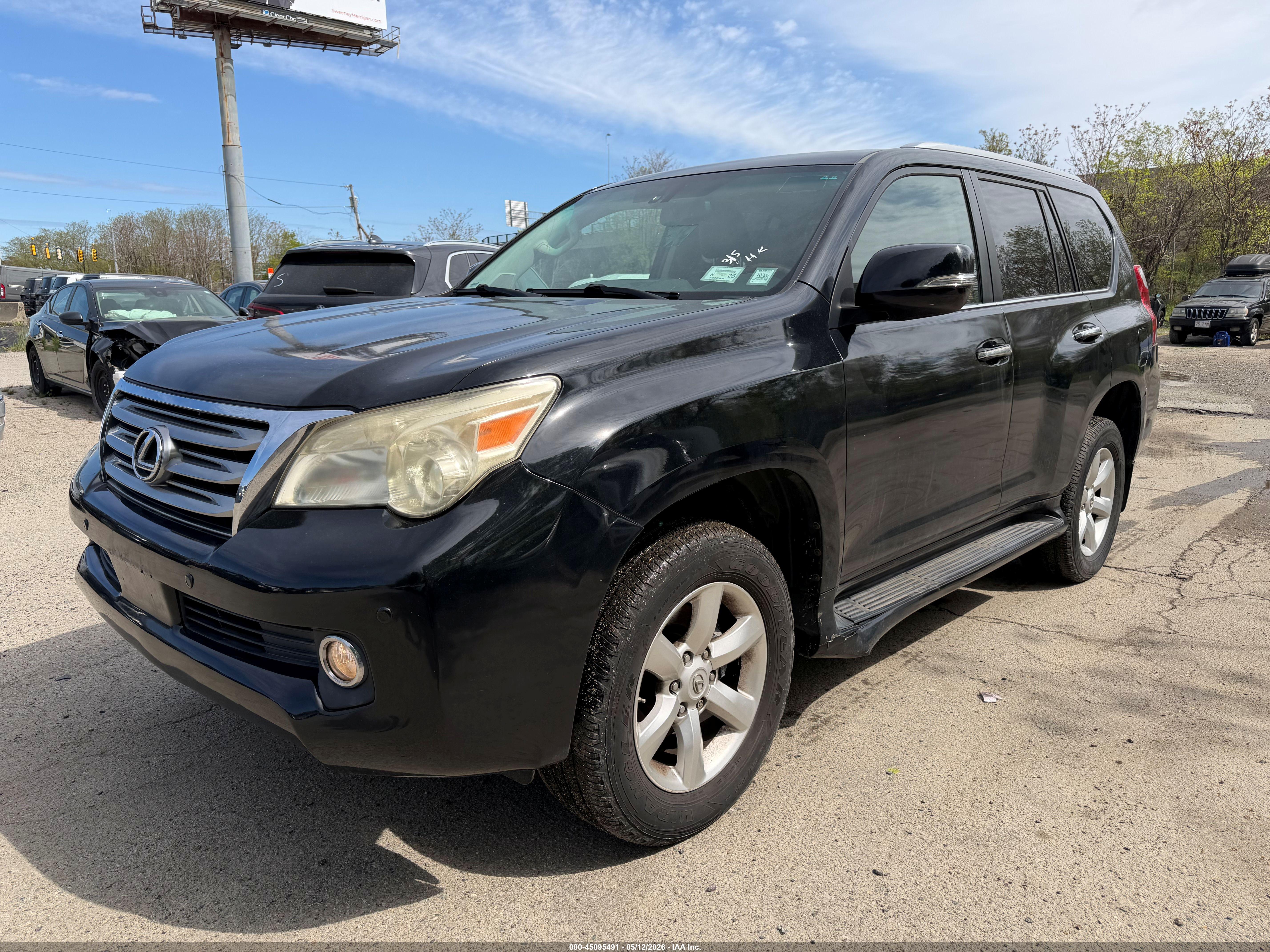 LEXUS GX image 2