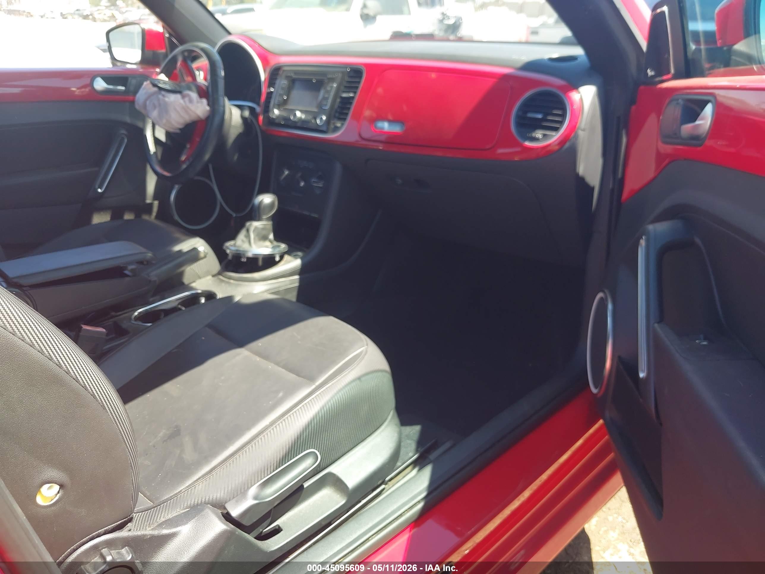 VOLKSWAGEN BEETLE image 5
