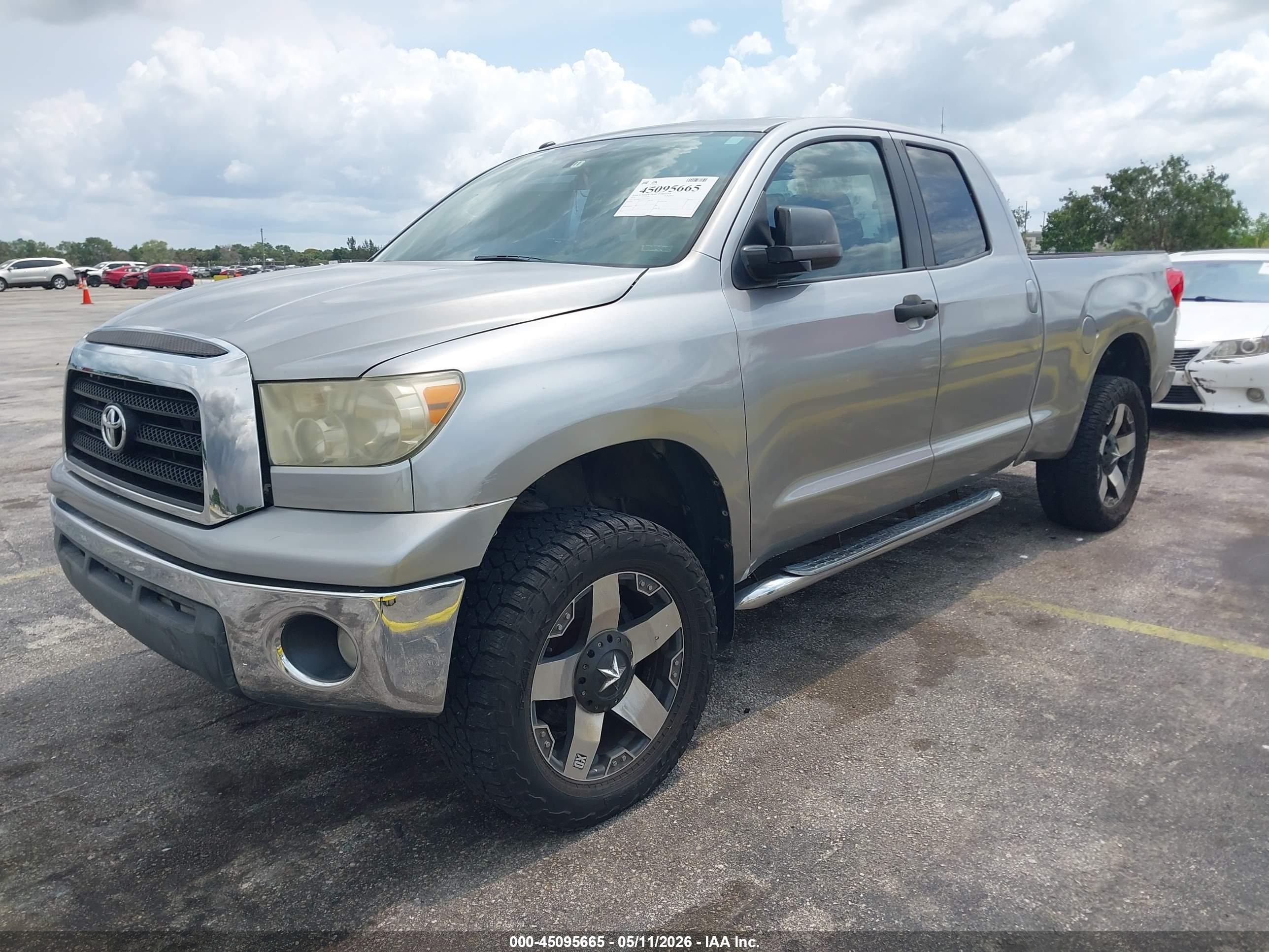TOYOTA TUNDRA image 2