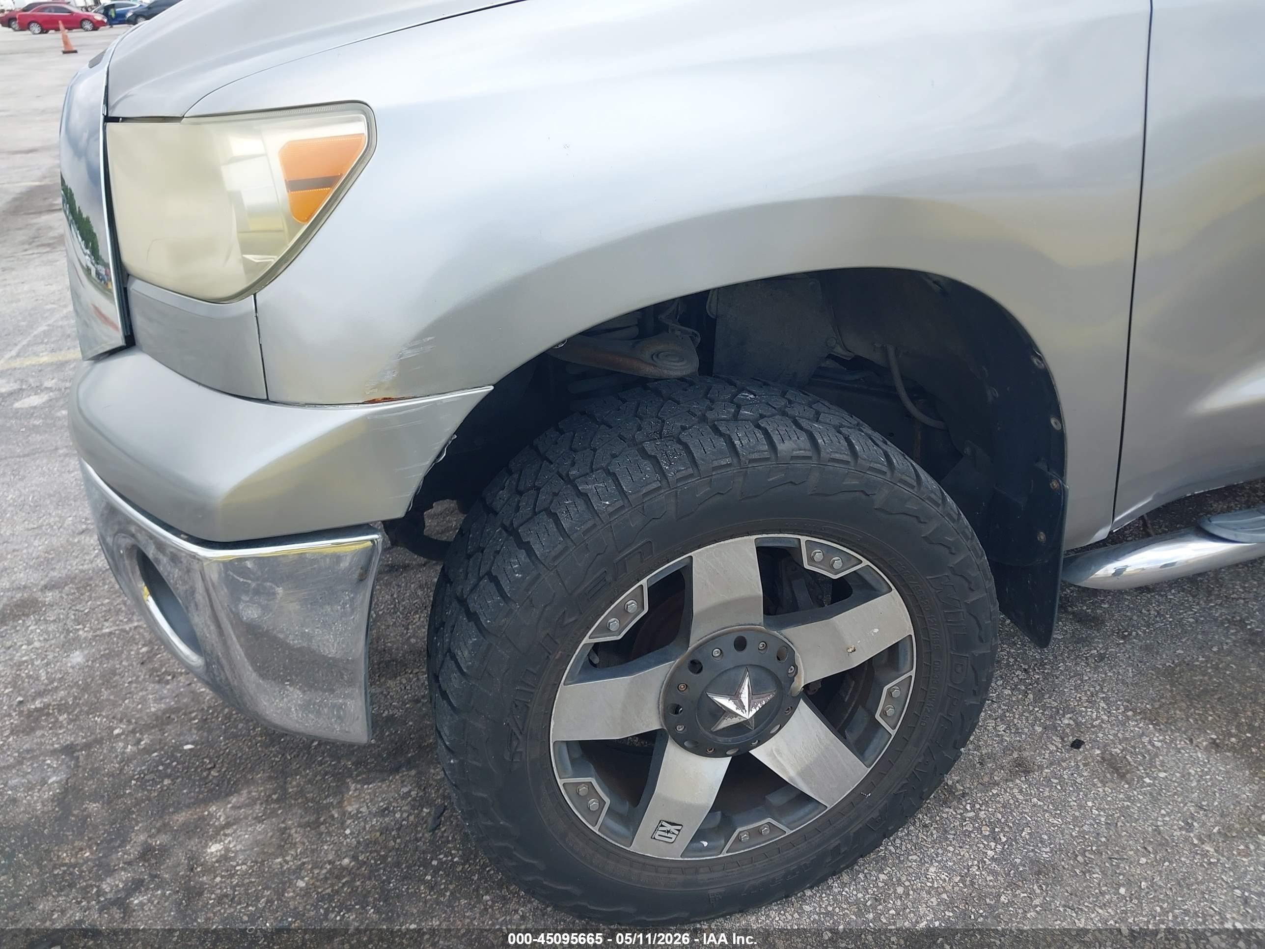 TOYOTA TUNDRA image 6