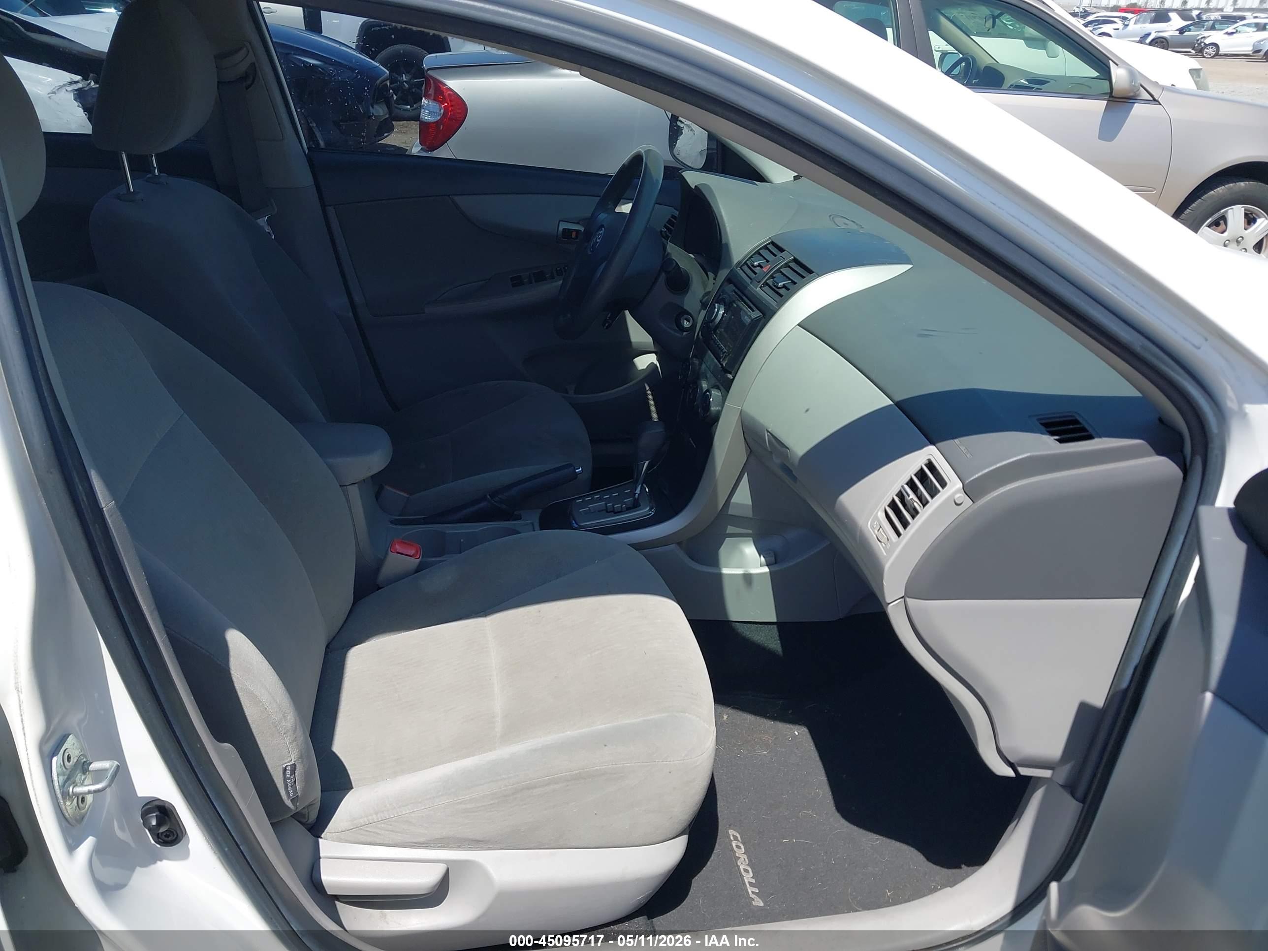 TOYOTA COROLLA image 5