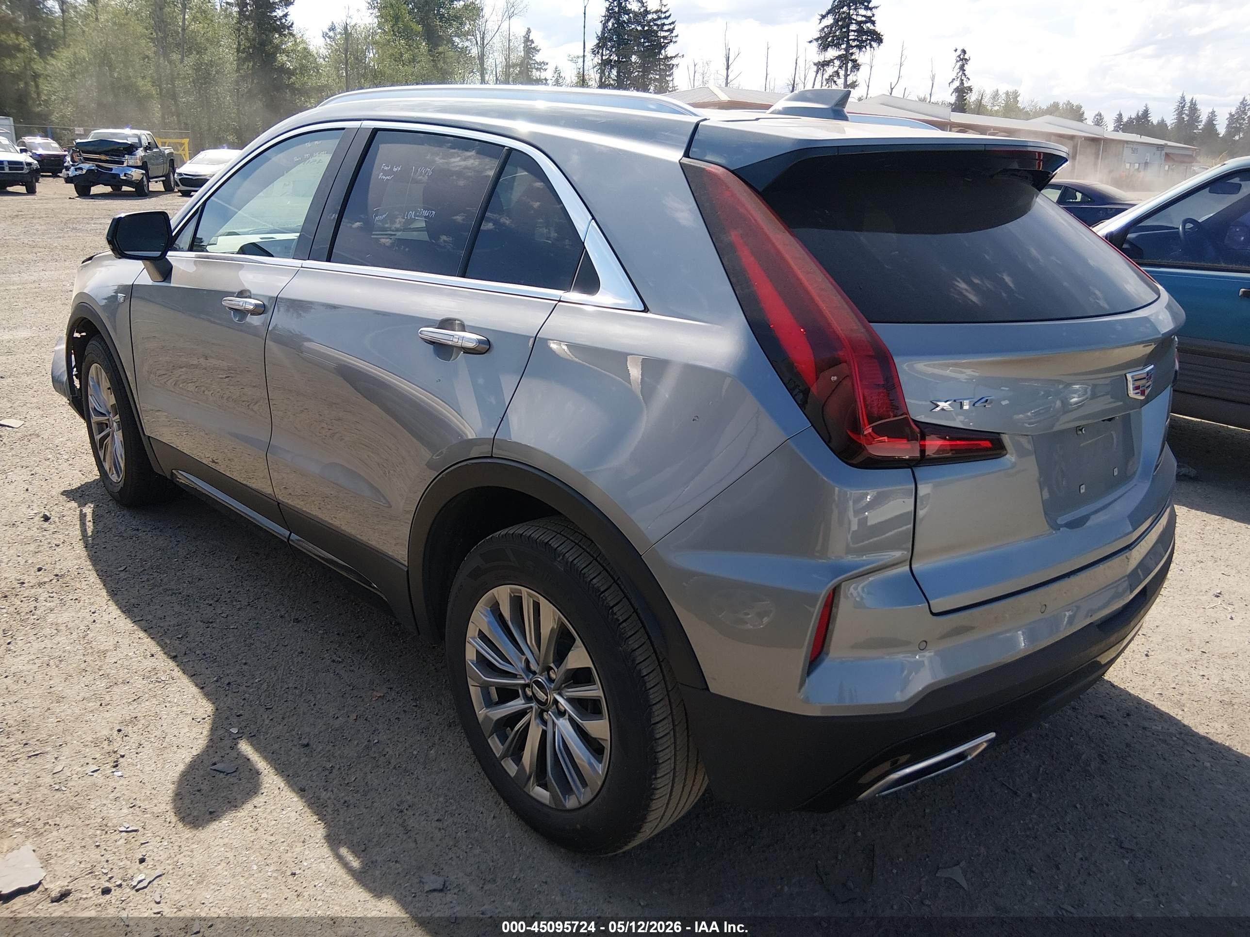CADILLAC XT4 image 3
