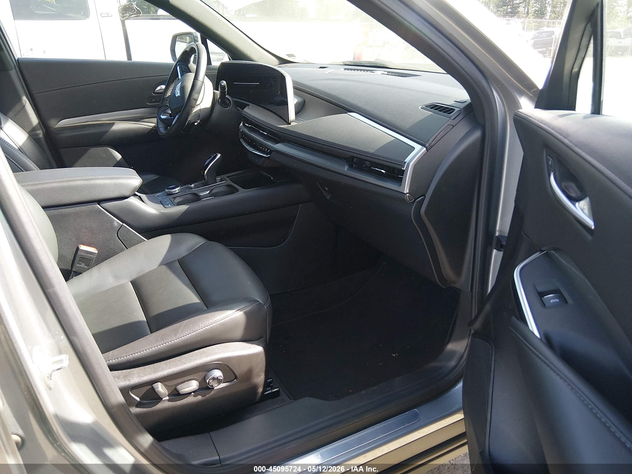 CADILLAC XT4 image 5