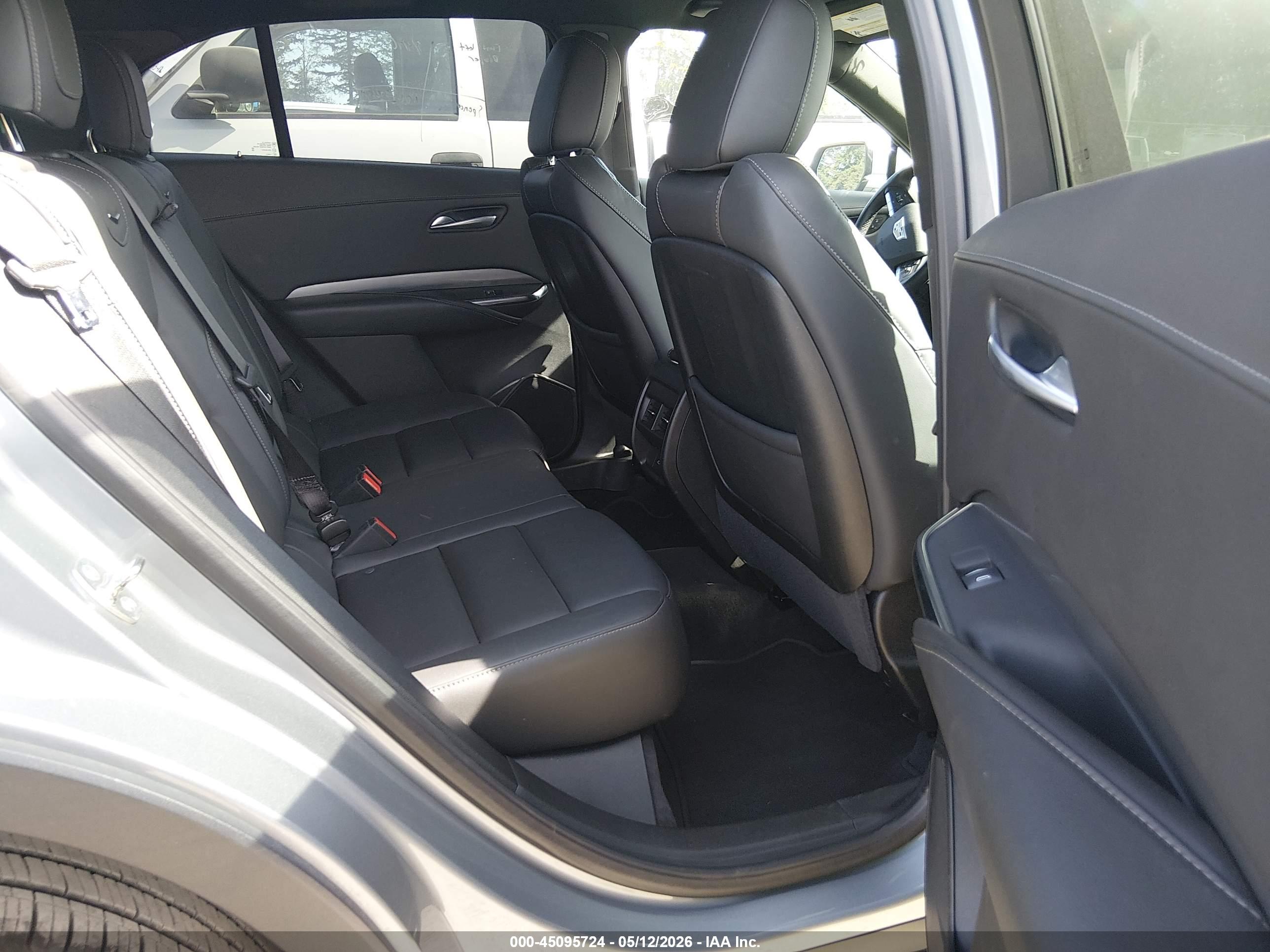 CADILLAC XT4 image 8
