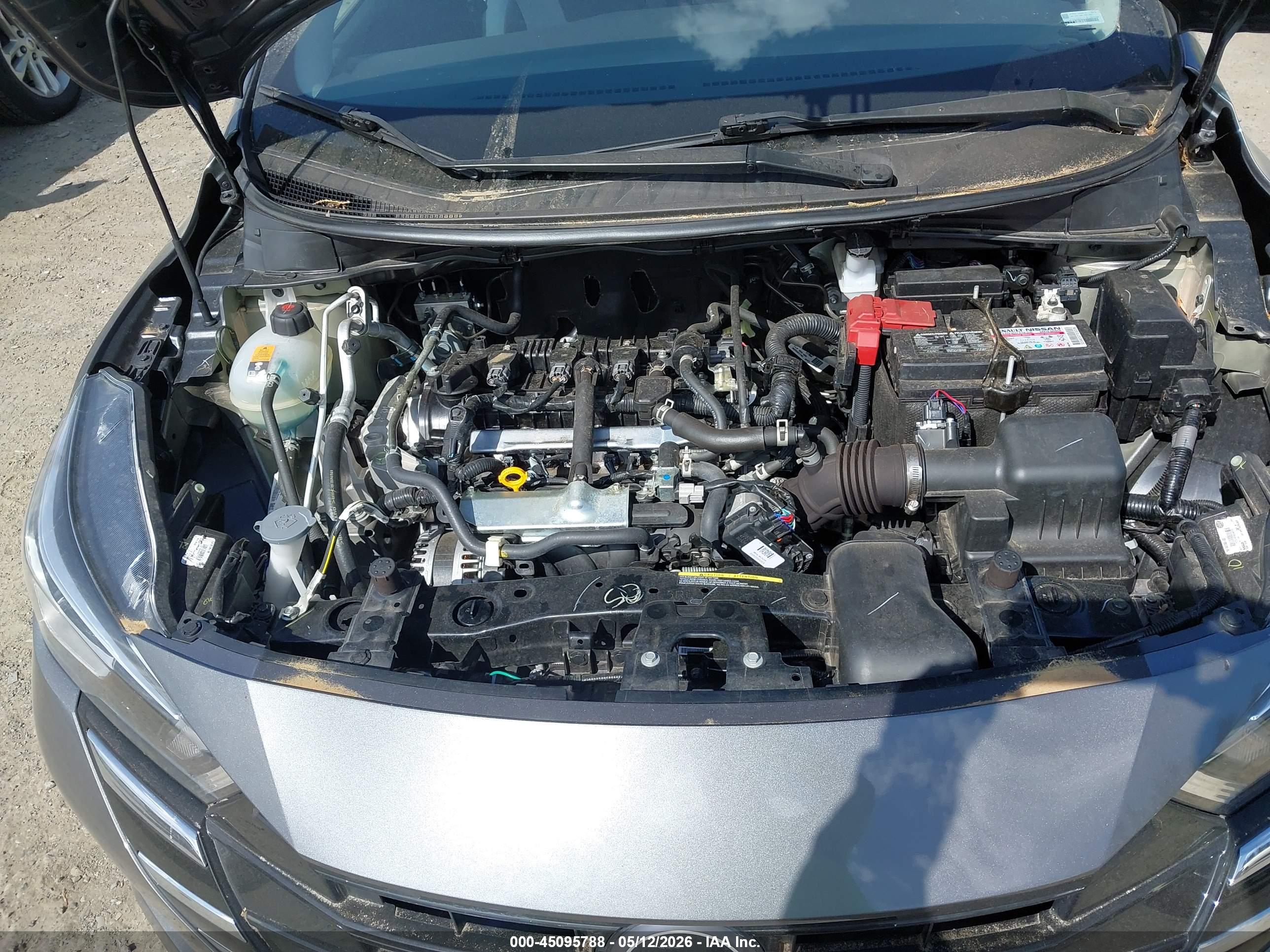 NISSAN VERSA image 10