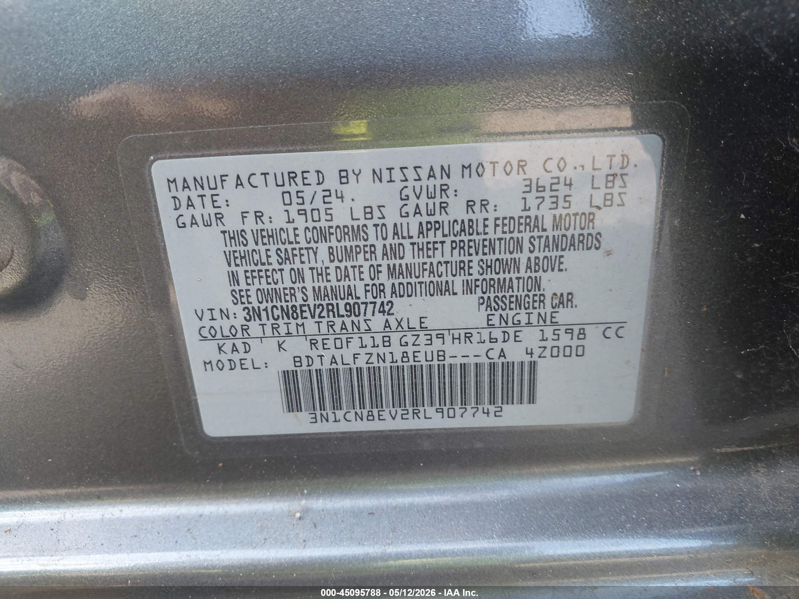 NISSAN VERSA image 9