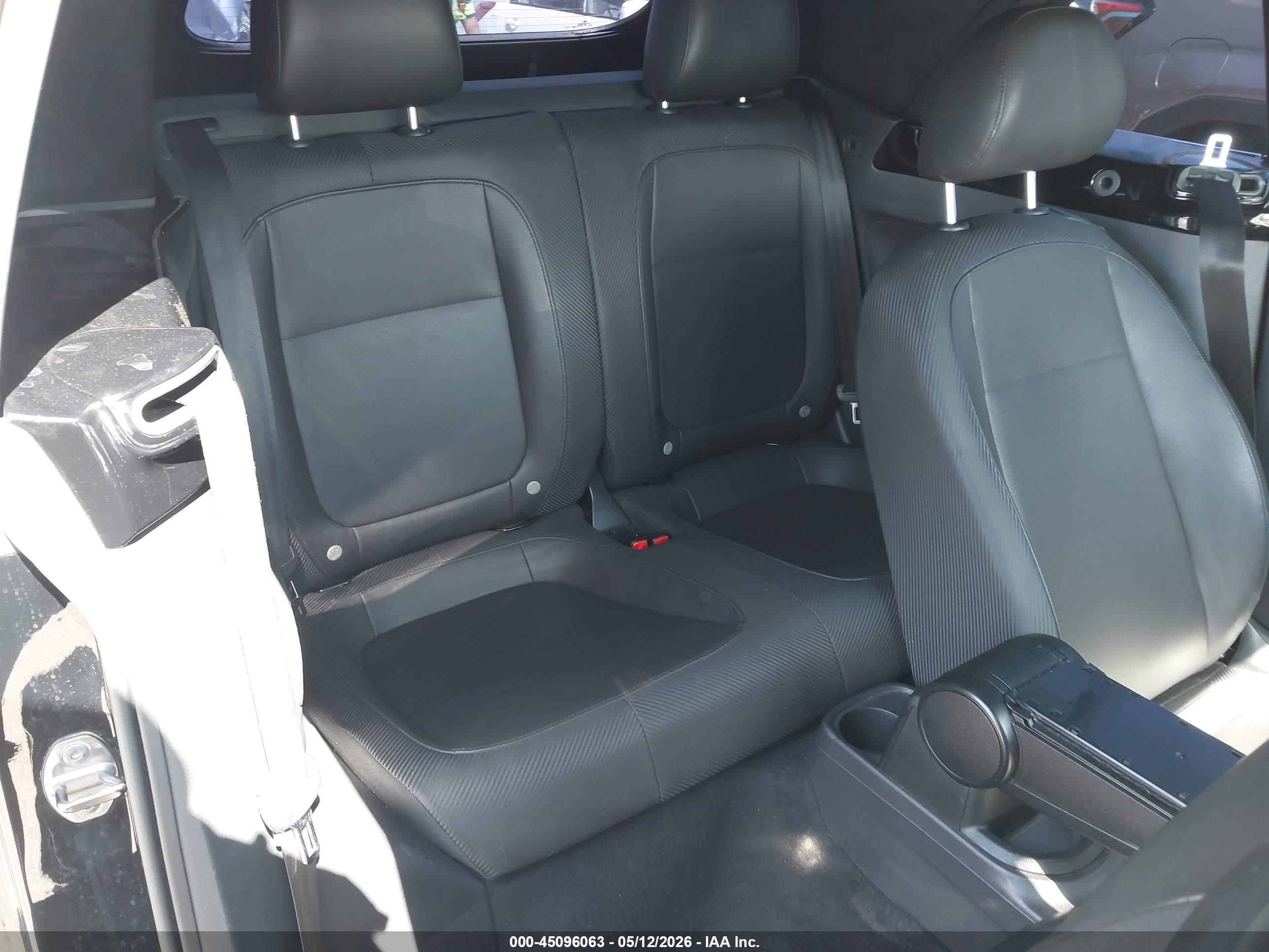 VOLKSWAGEN BEETLE image 8