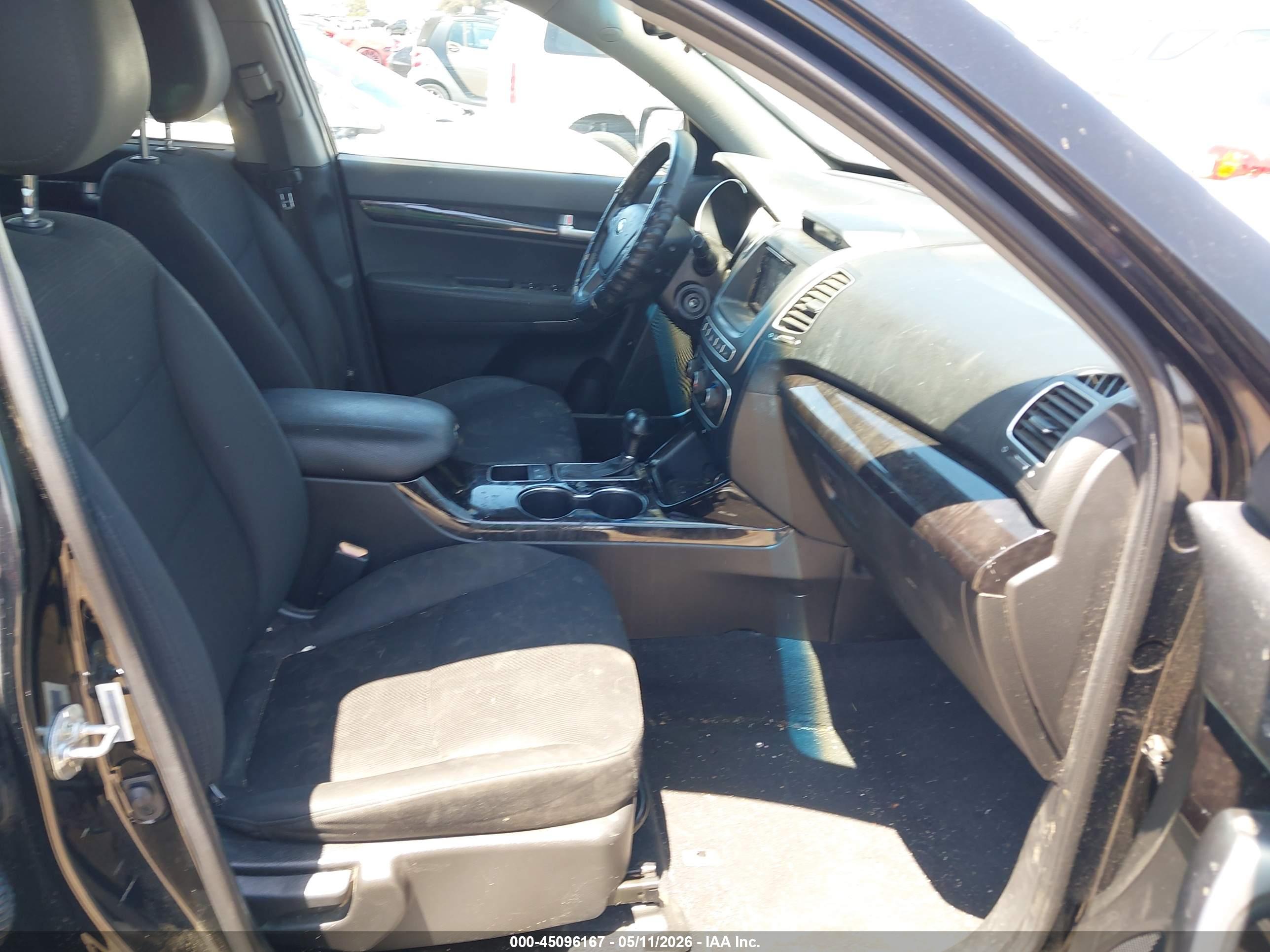 KIA SORENTO image 5
