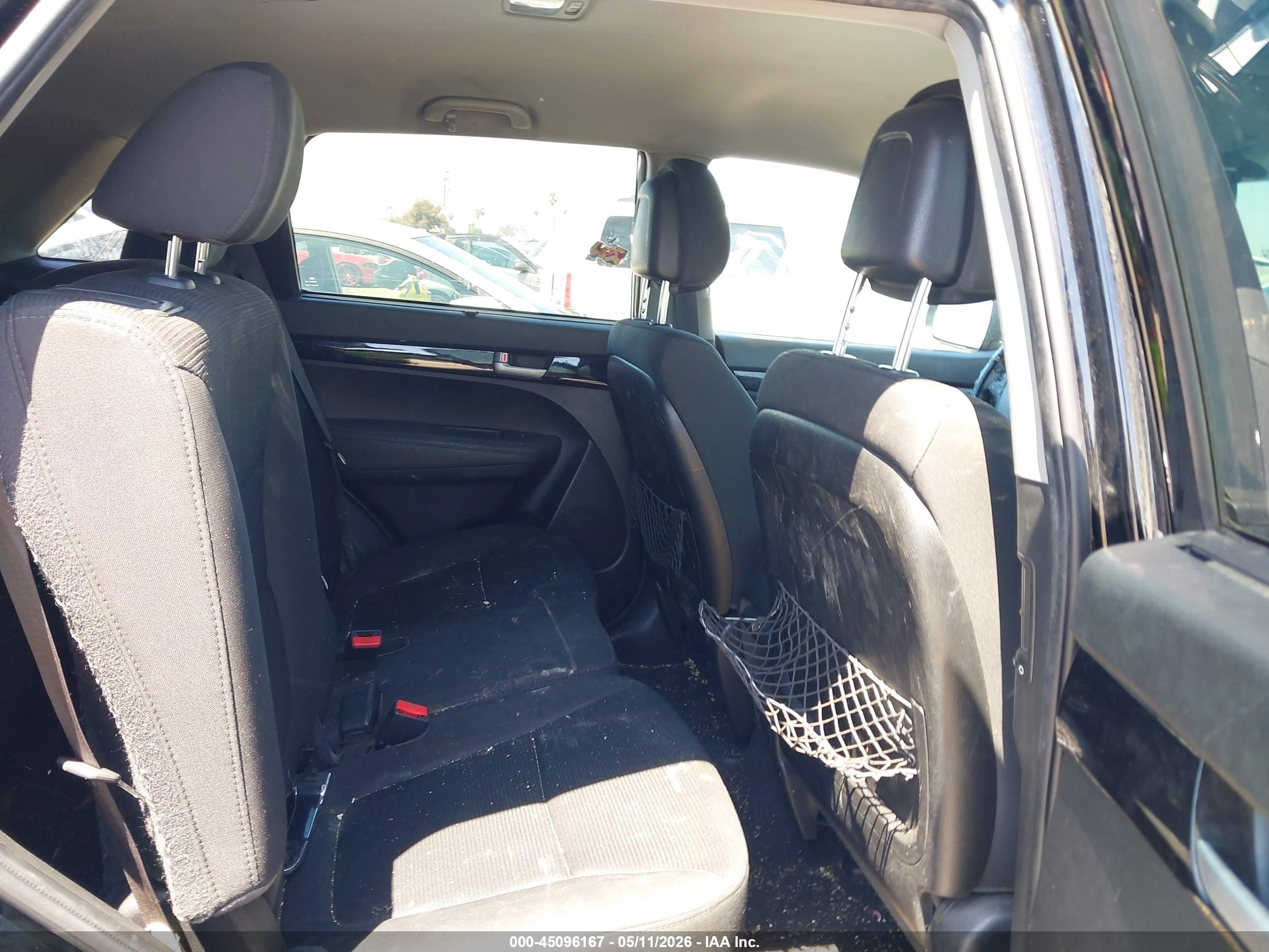 KIA SORENTO image 8