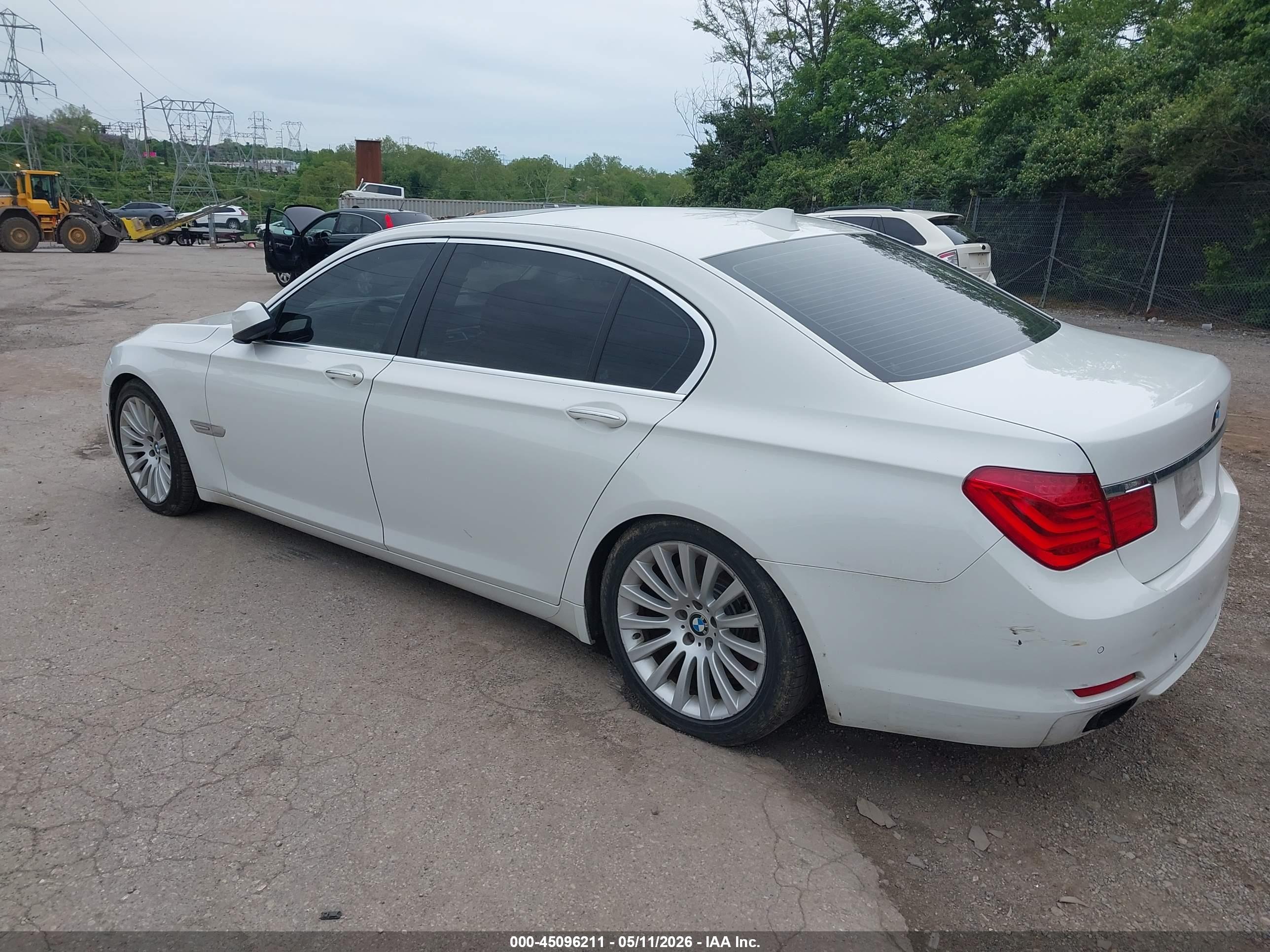 BMW 750LI image 3