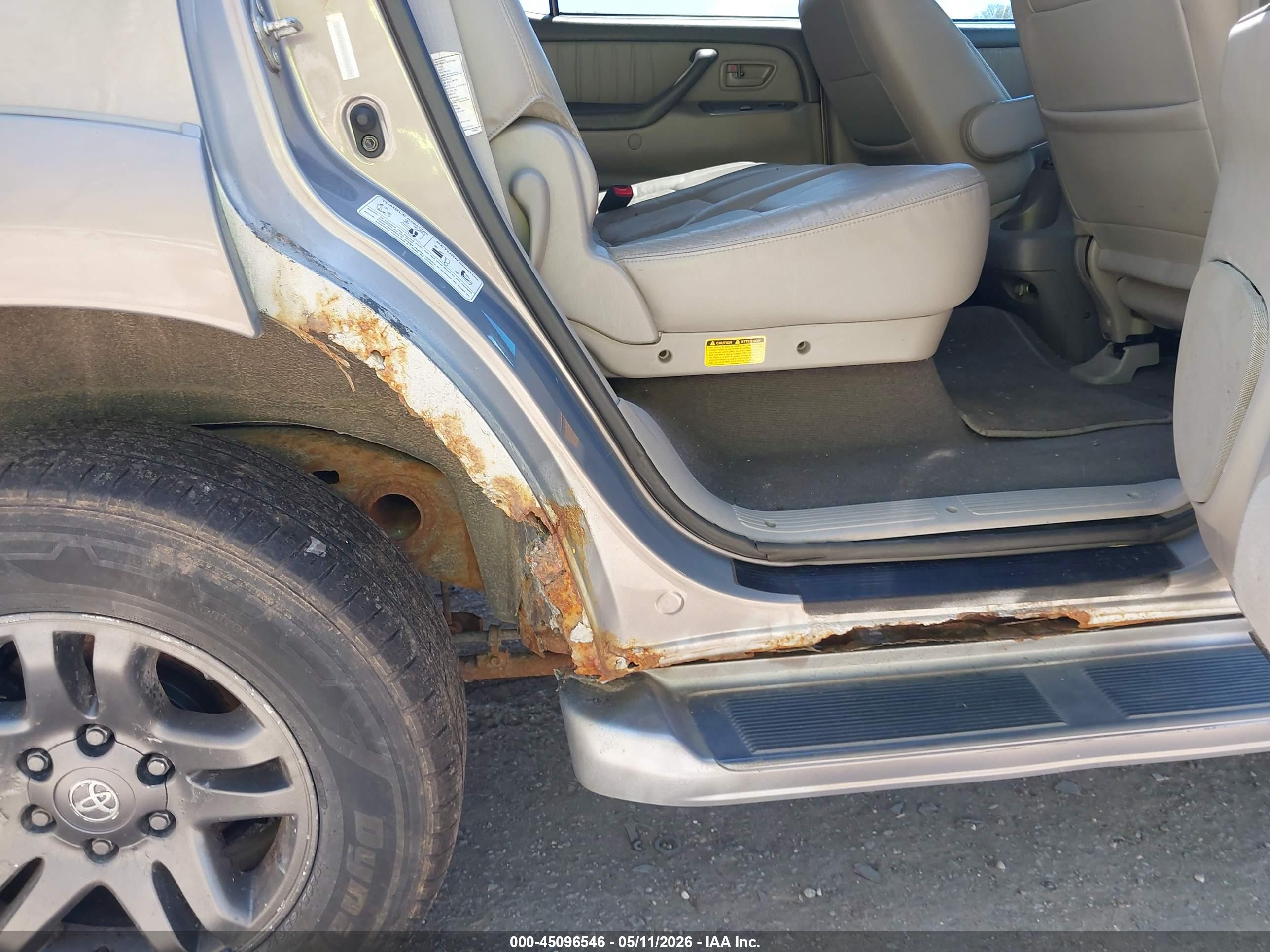 TOYOTA SEQUOIA image 6