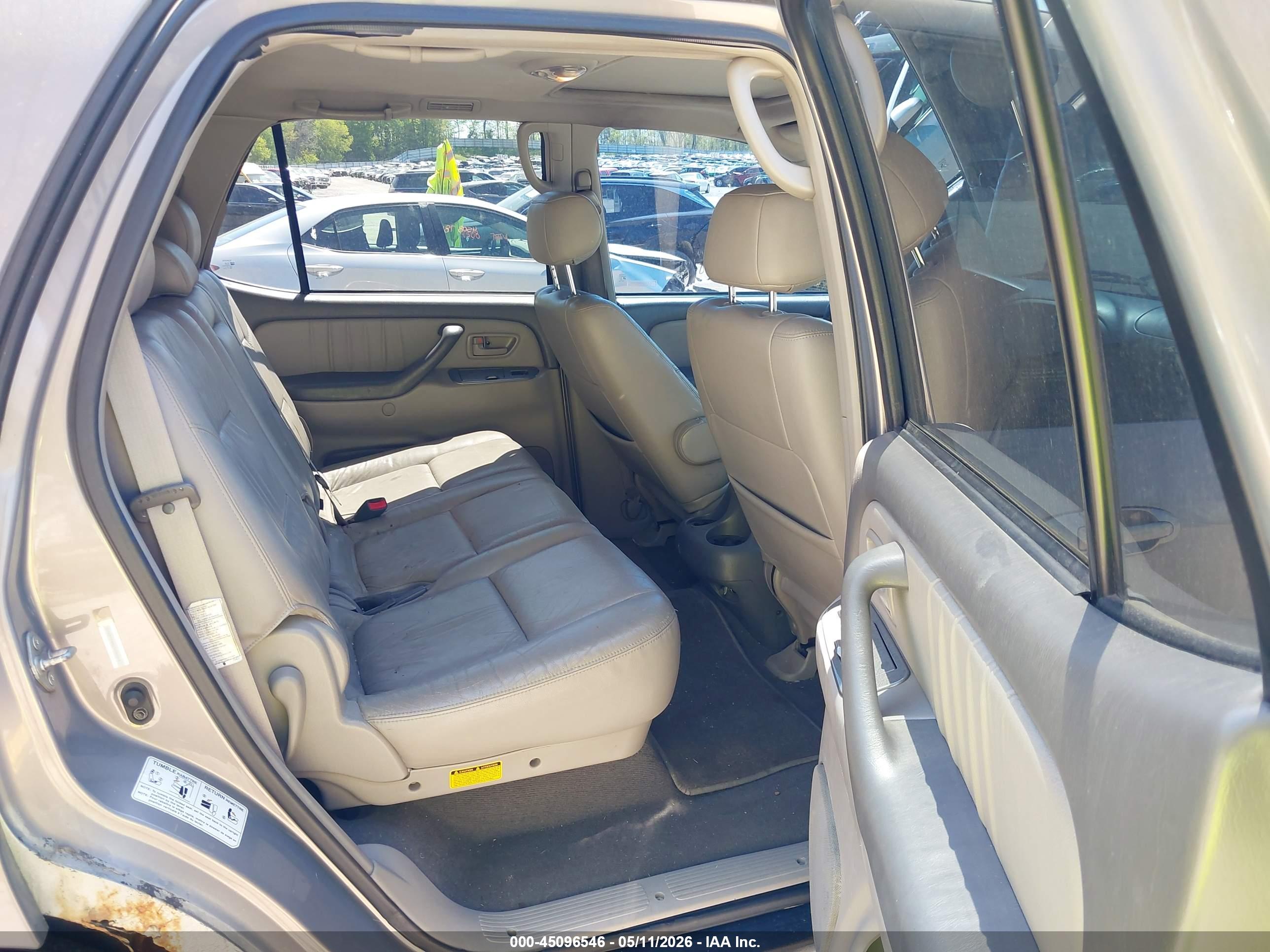 TOYOTA SEQUOIA image 8