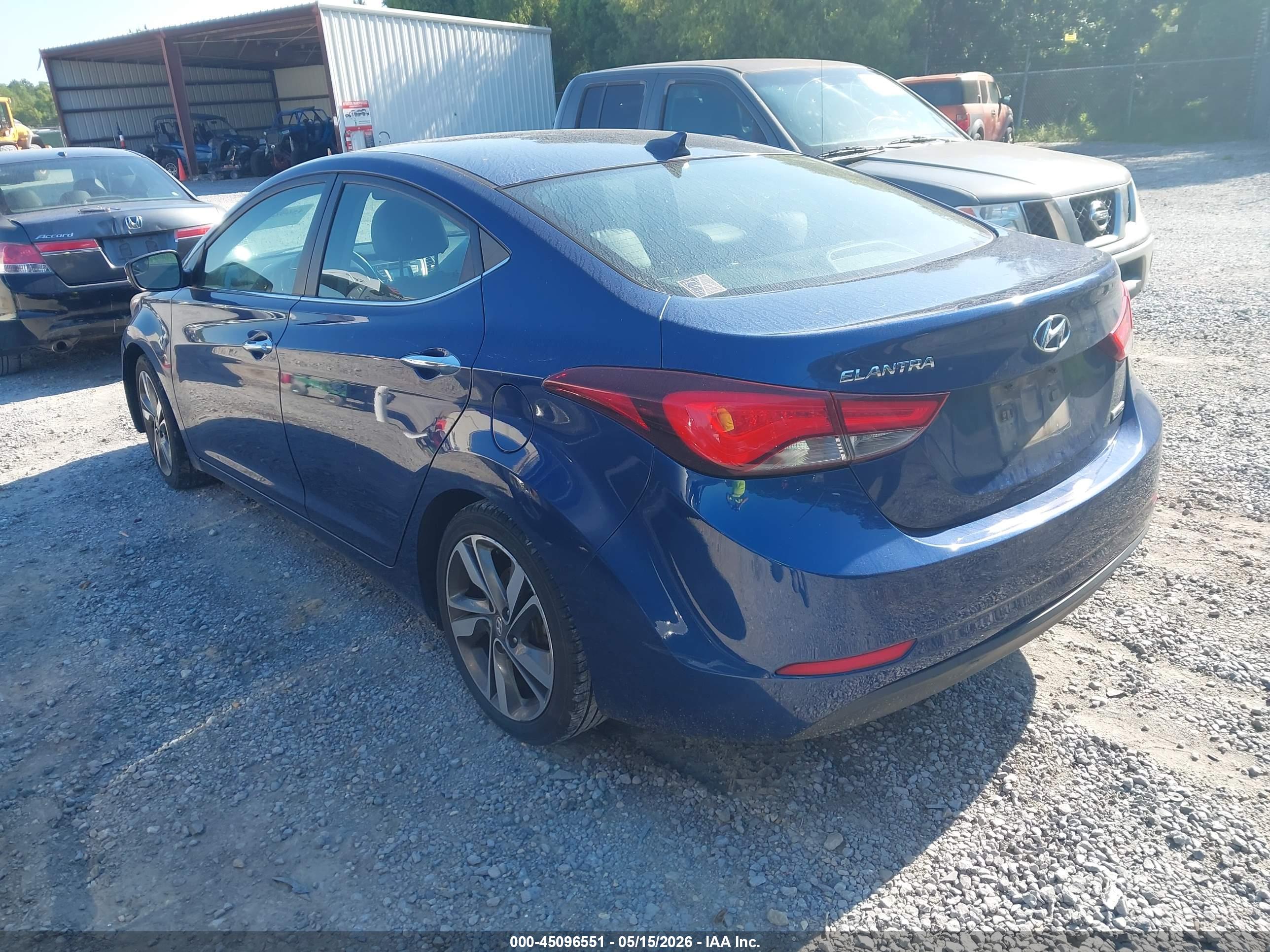 HYUNDAI ELANTRA image 3