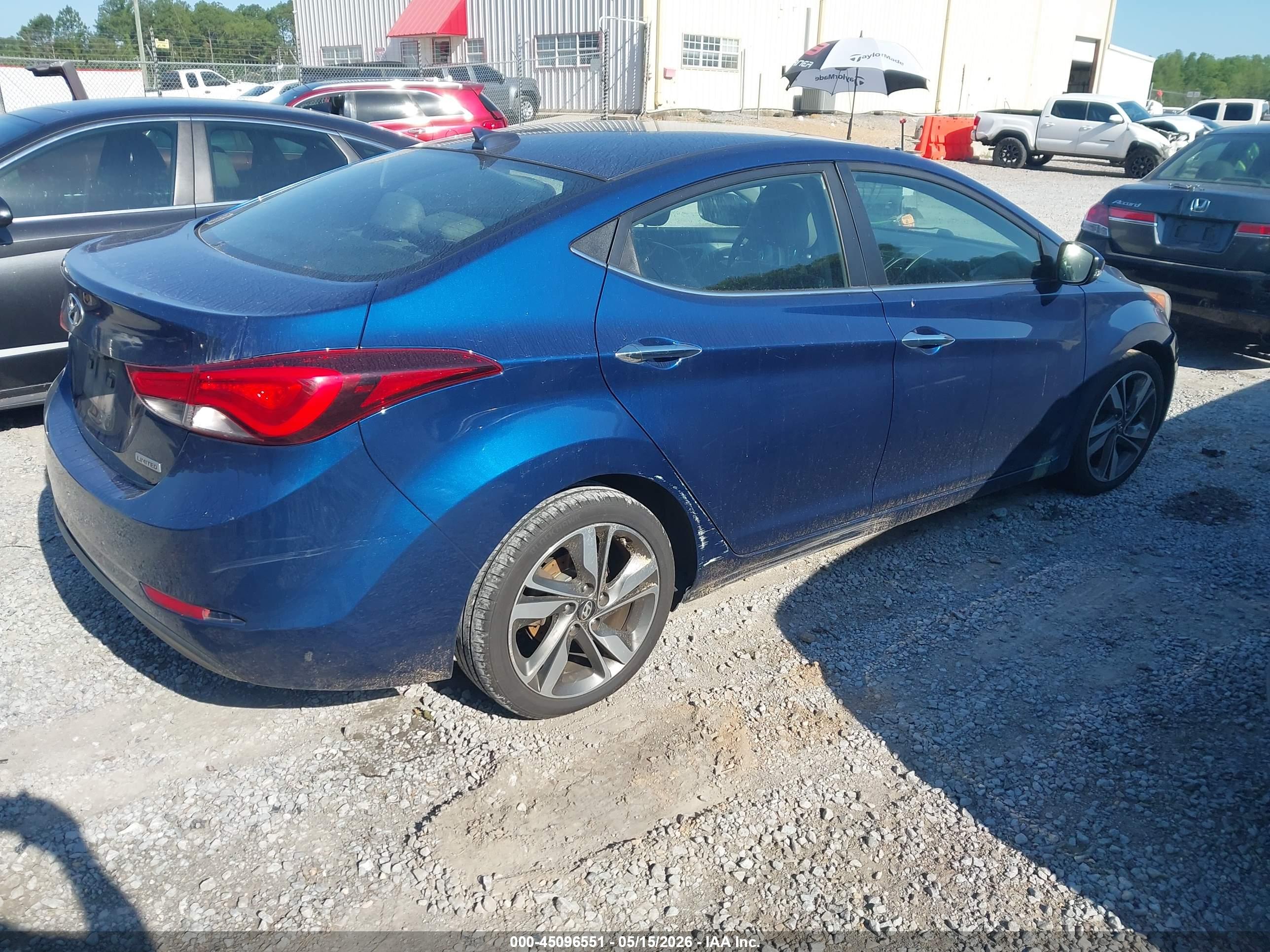 HYUNDAI ELANTRA image 4