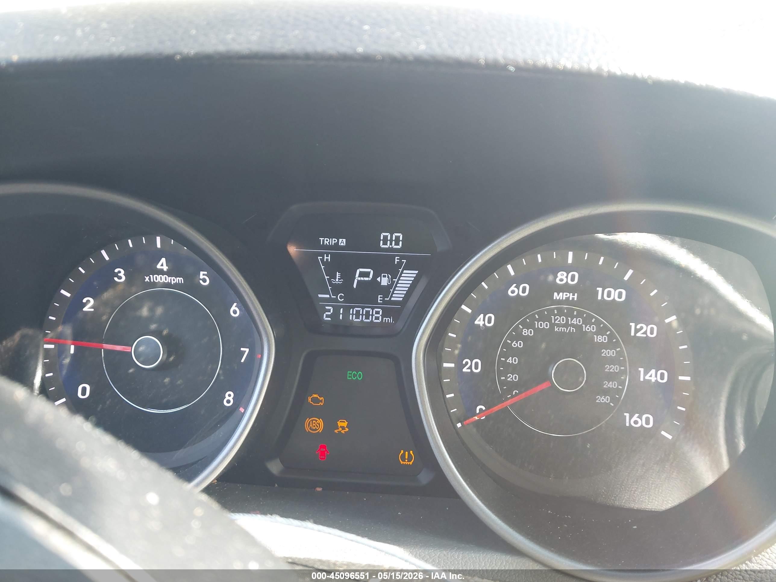 HYUNDAI ELANTRA image 7
