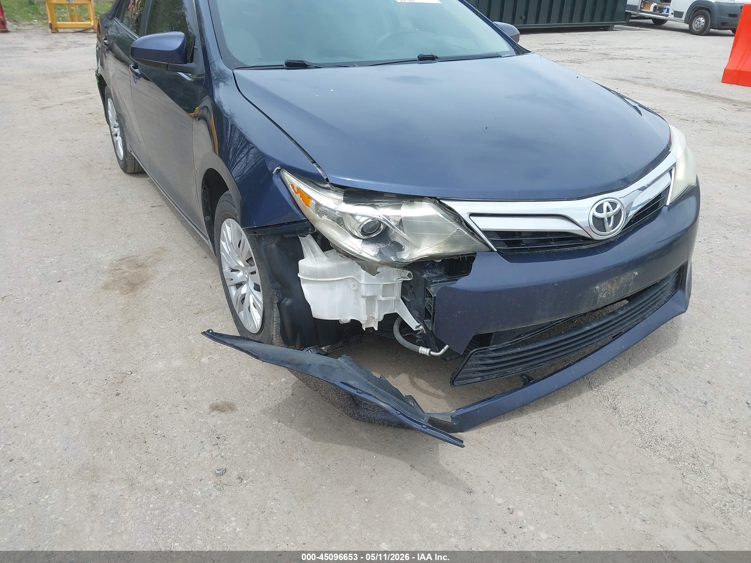 TOYOTA CAMRY image 6