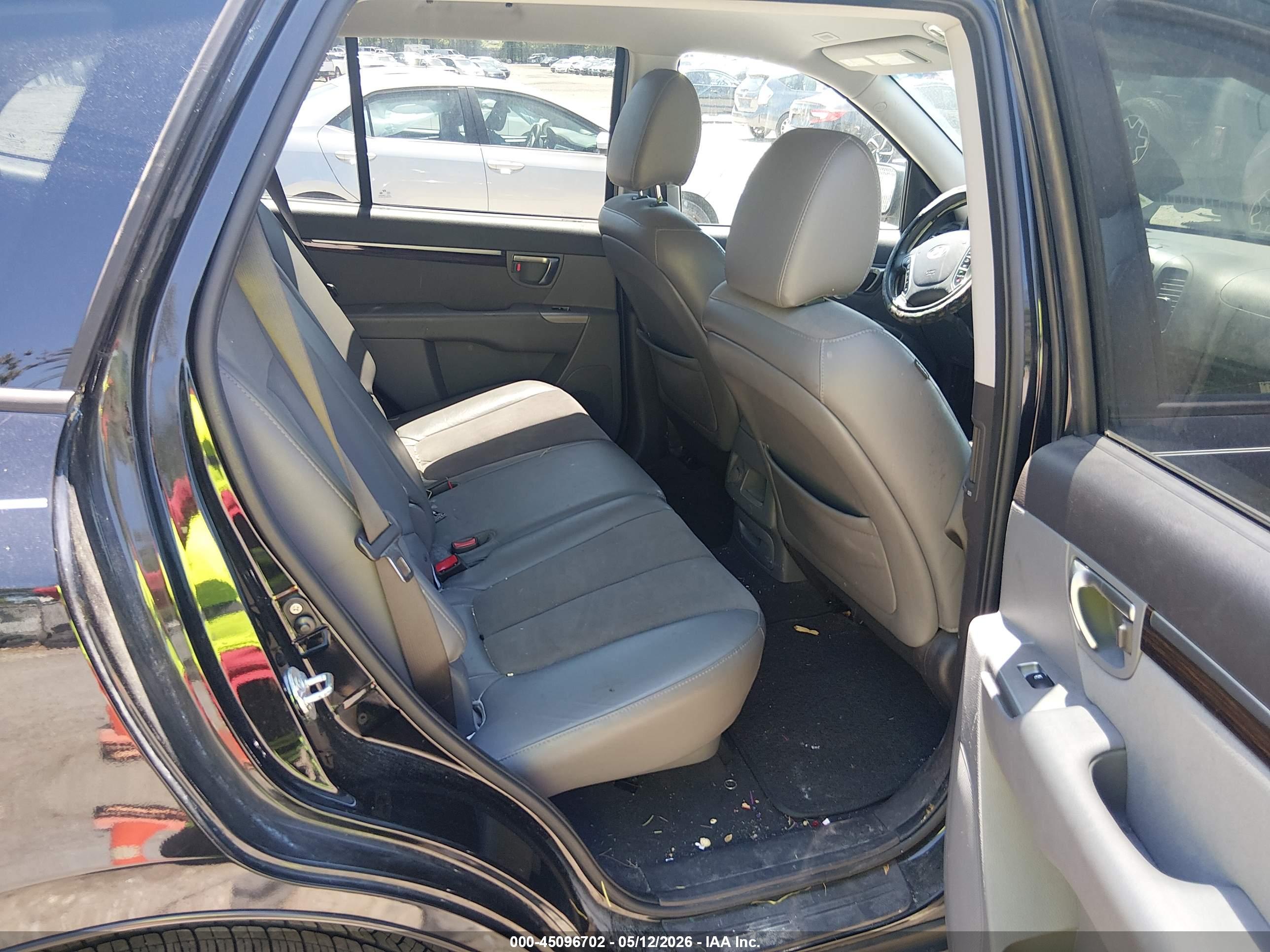HYUNDAI SANTA image 8