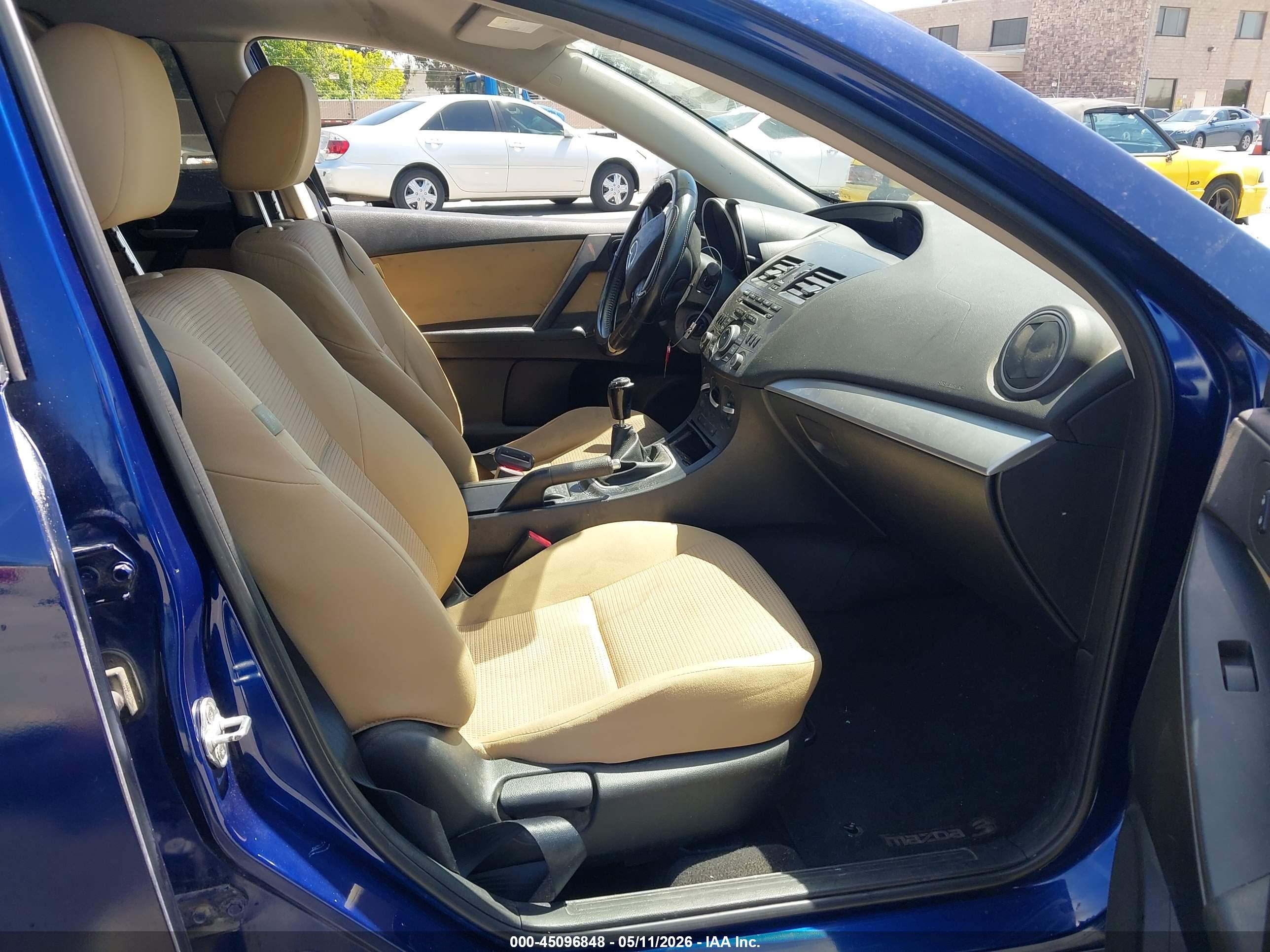 MAZDA MAZDA3 image 5