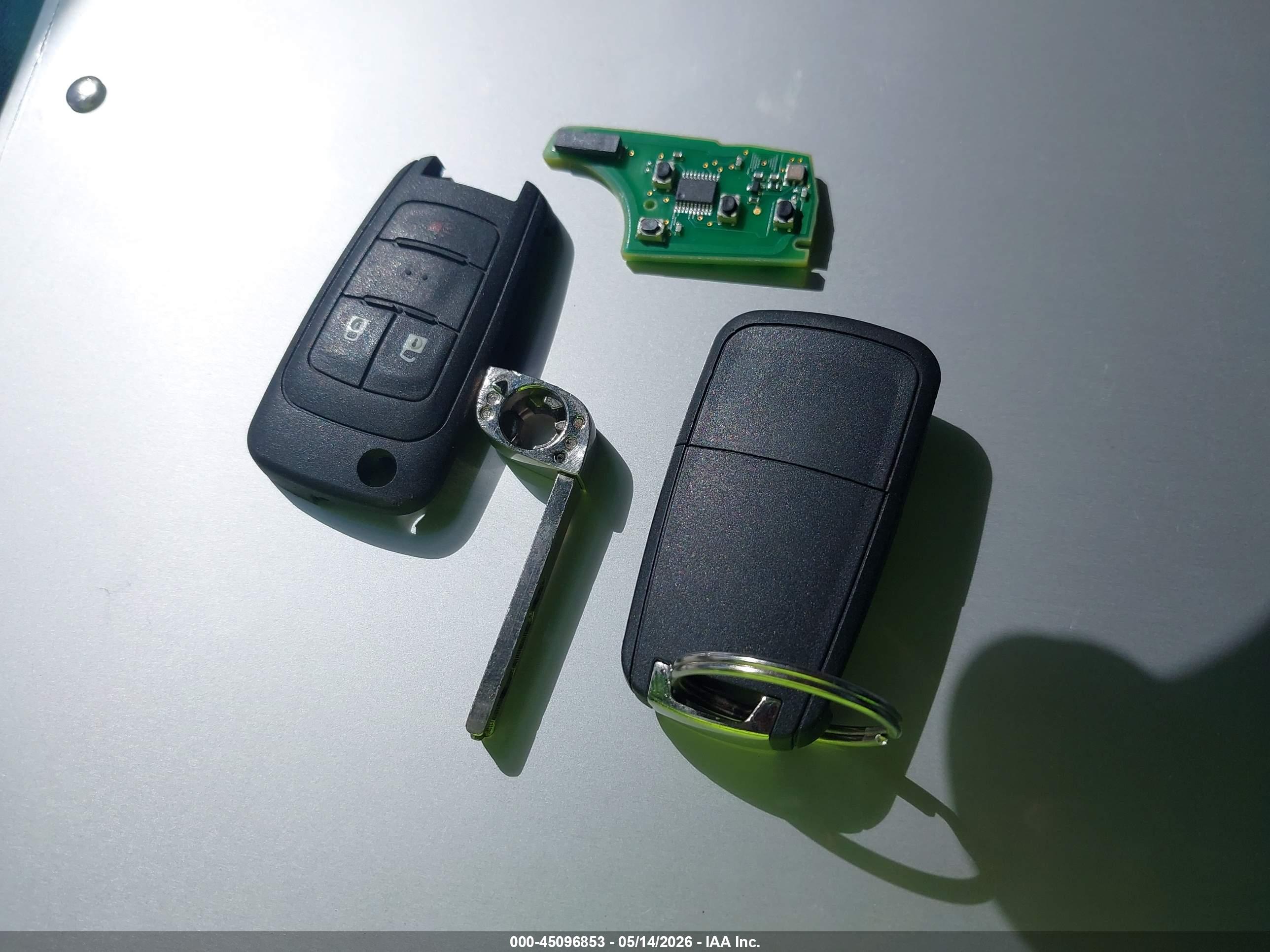 CHEVROLET EQUINOX image 11