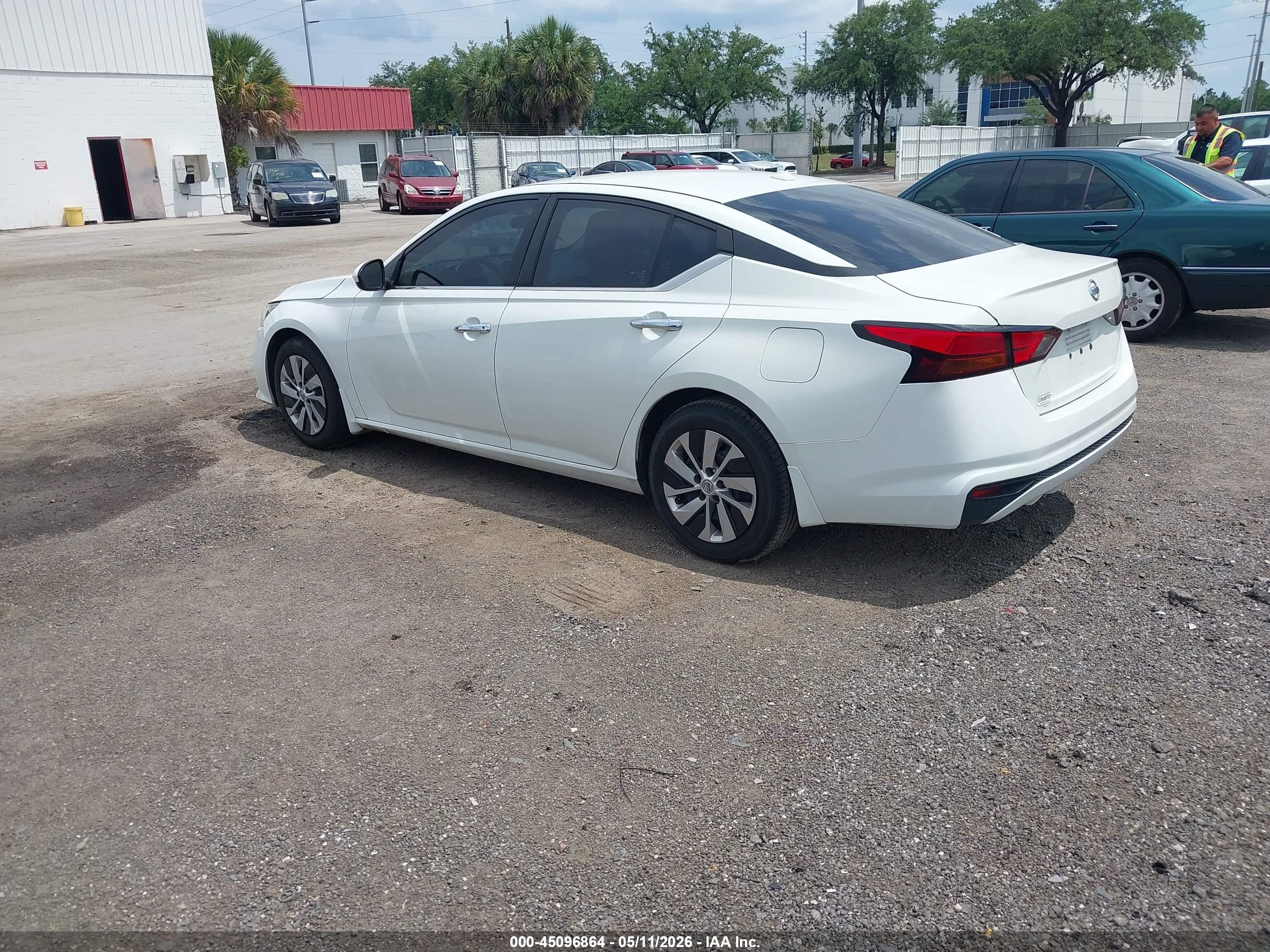 NISSAN ALTIMA image 3