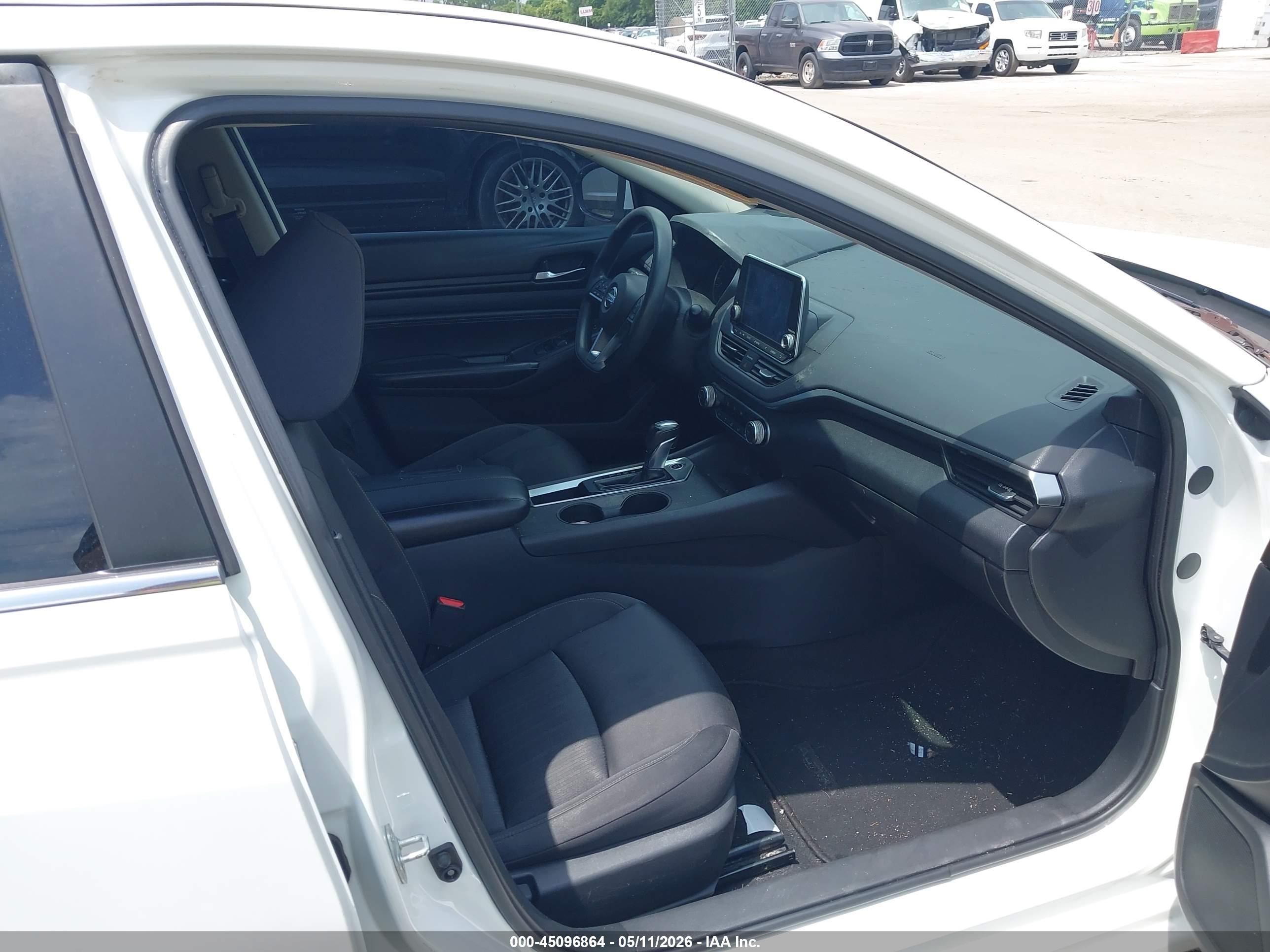 NISSAN ALTIMA image 5