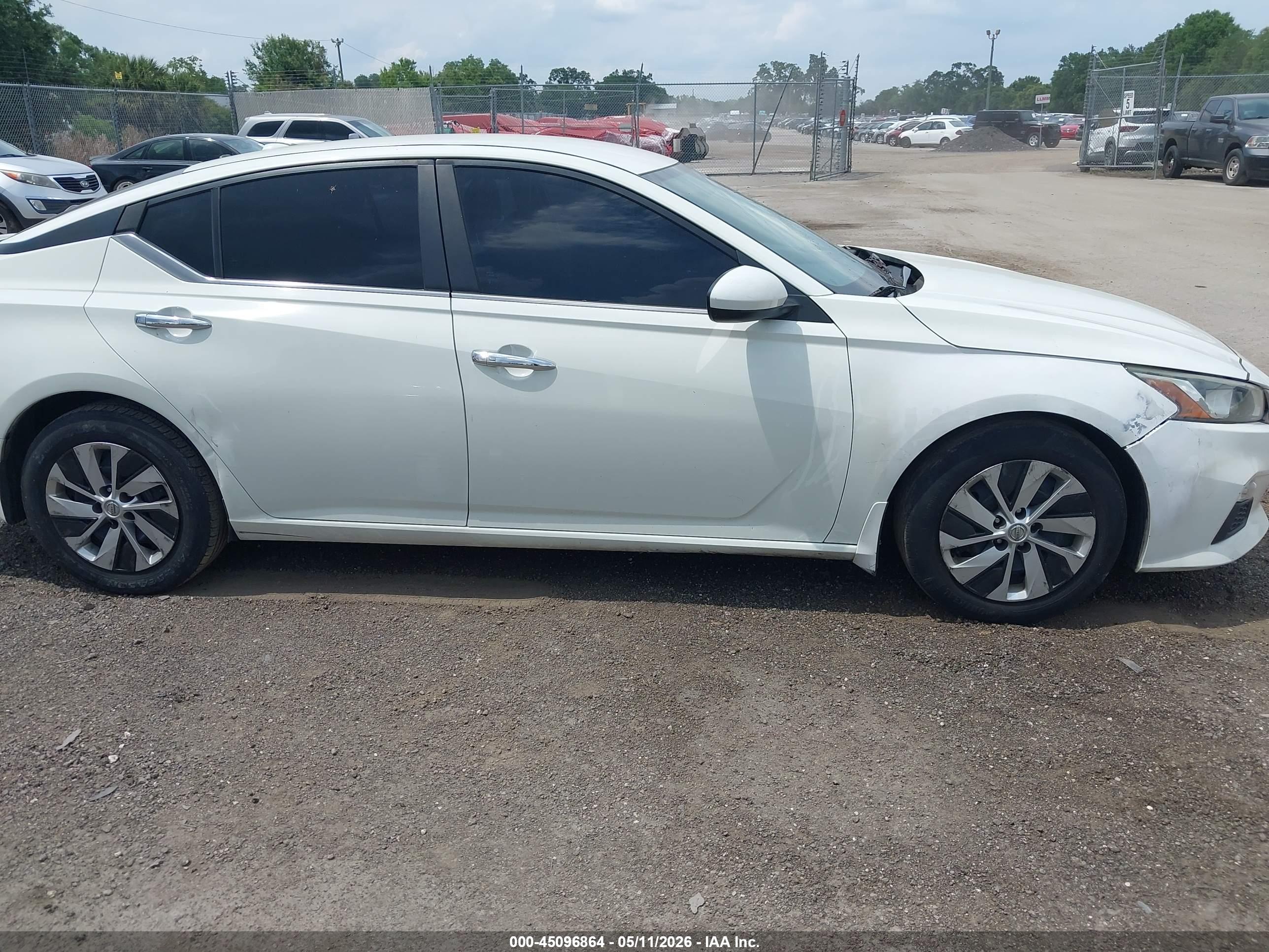 NISSAN ALTIMA image 6