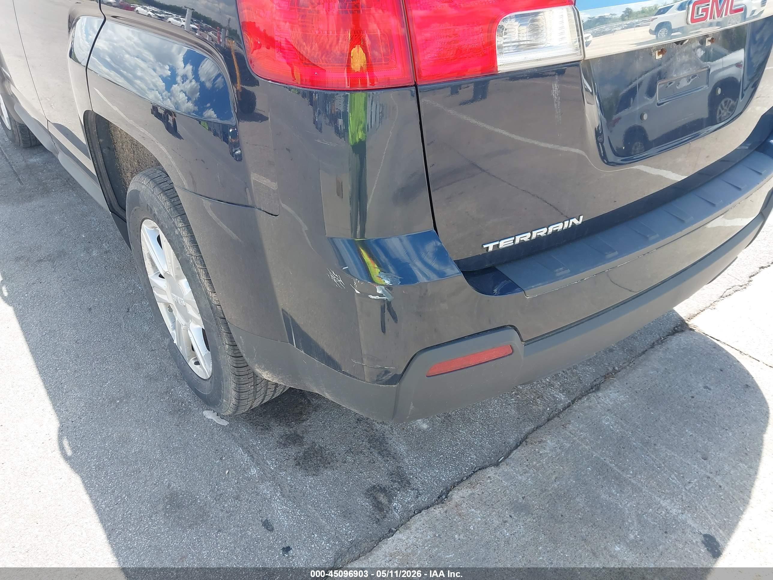 GMC TERRAIN image 6