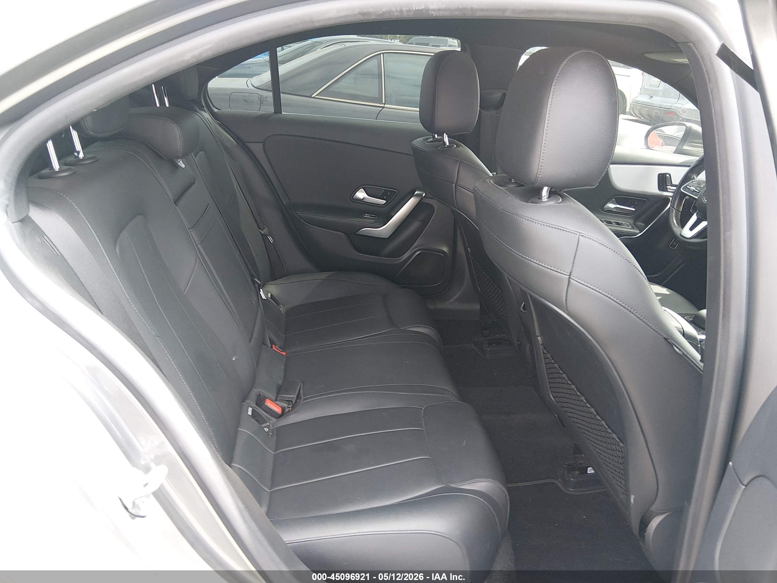 MERCEDES-BENZ A image 8