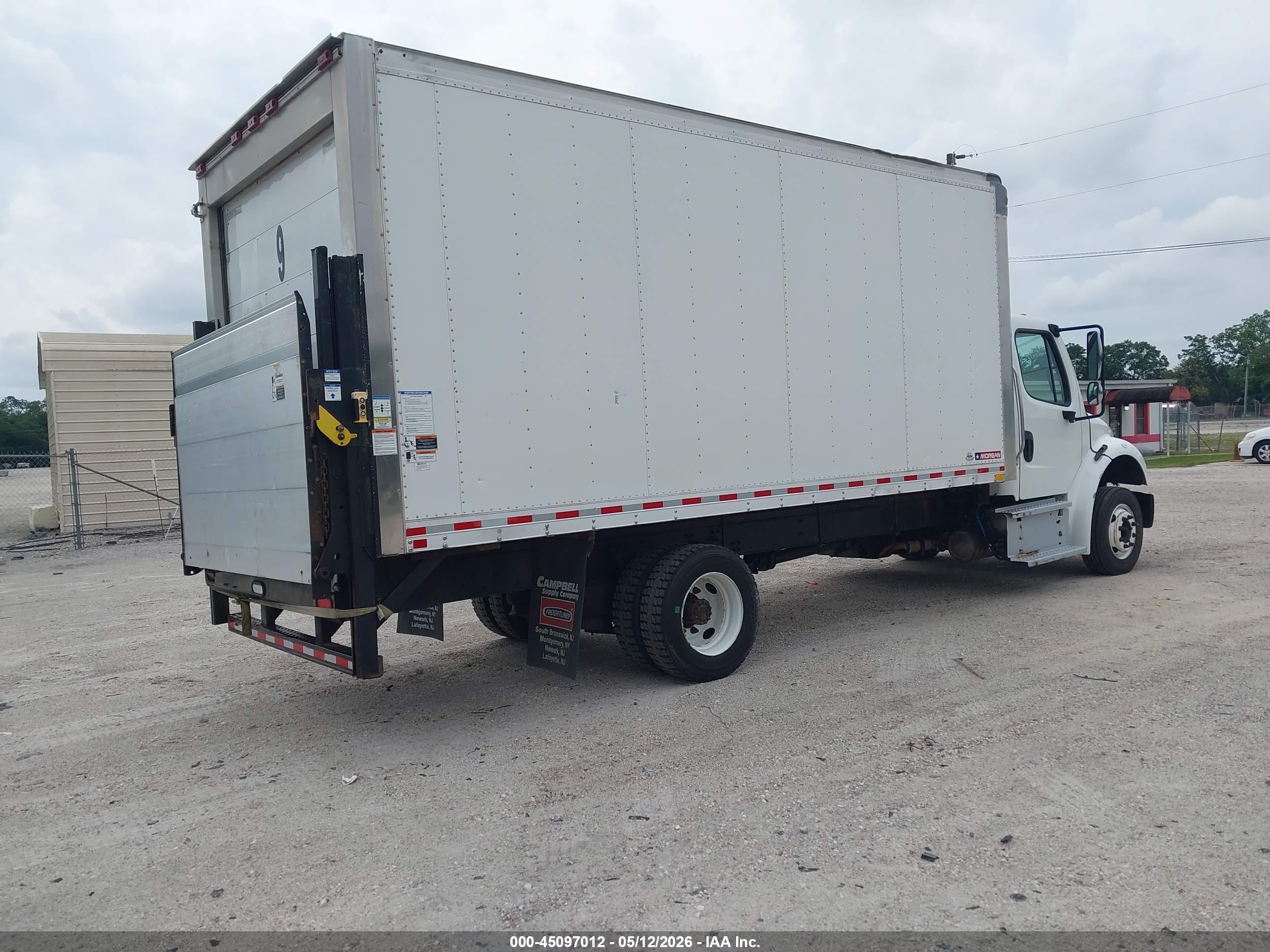 FREIGHTLINER M2 image 4
