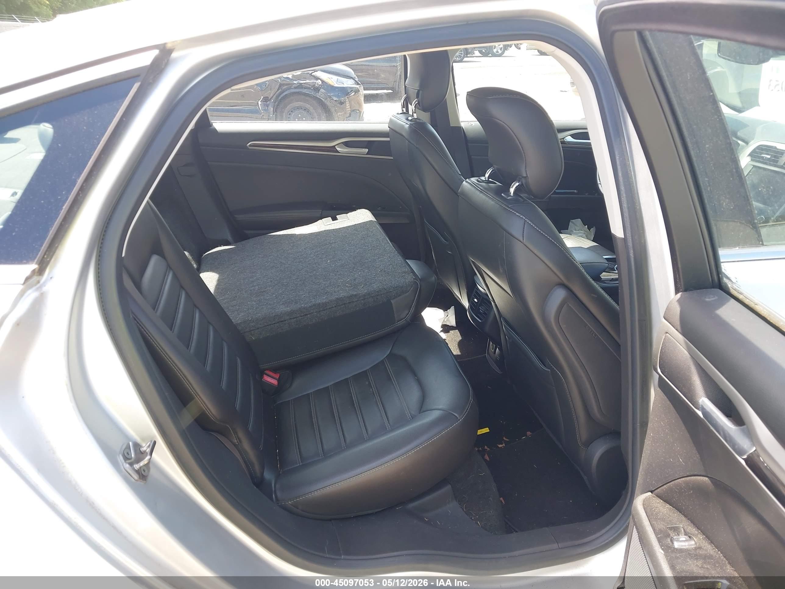 FORD FUSION image 8