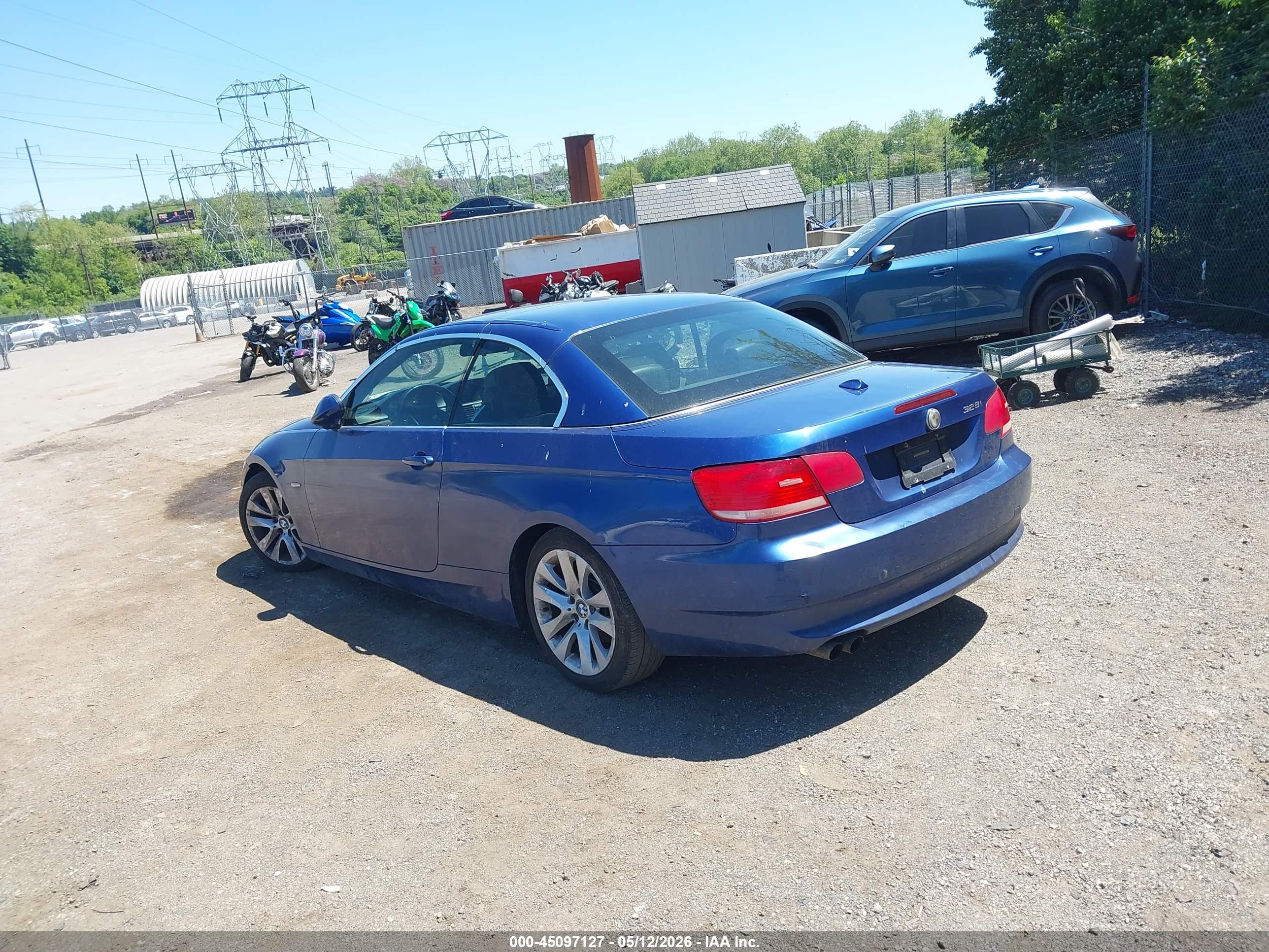 BMW 328I image 3