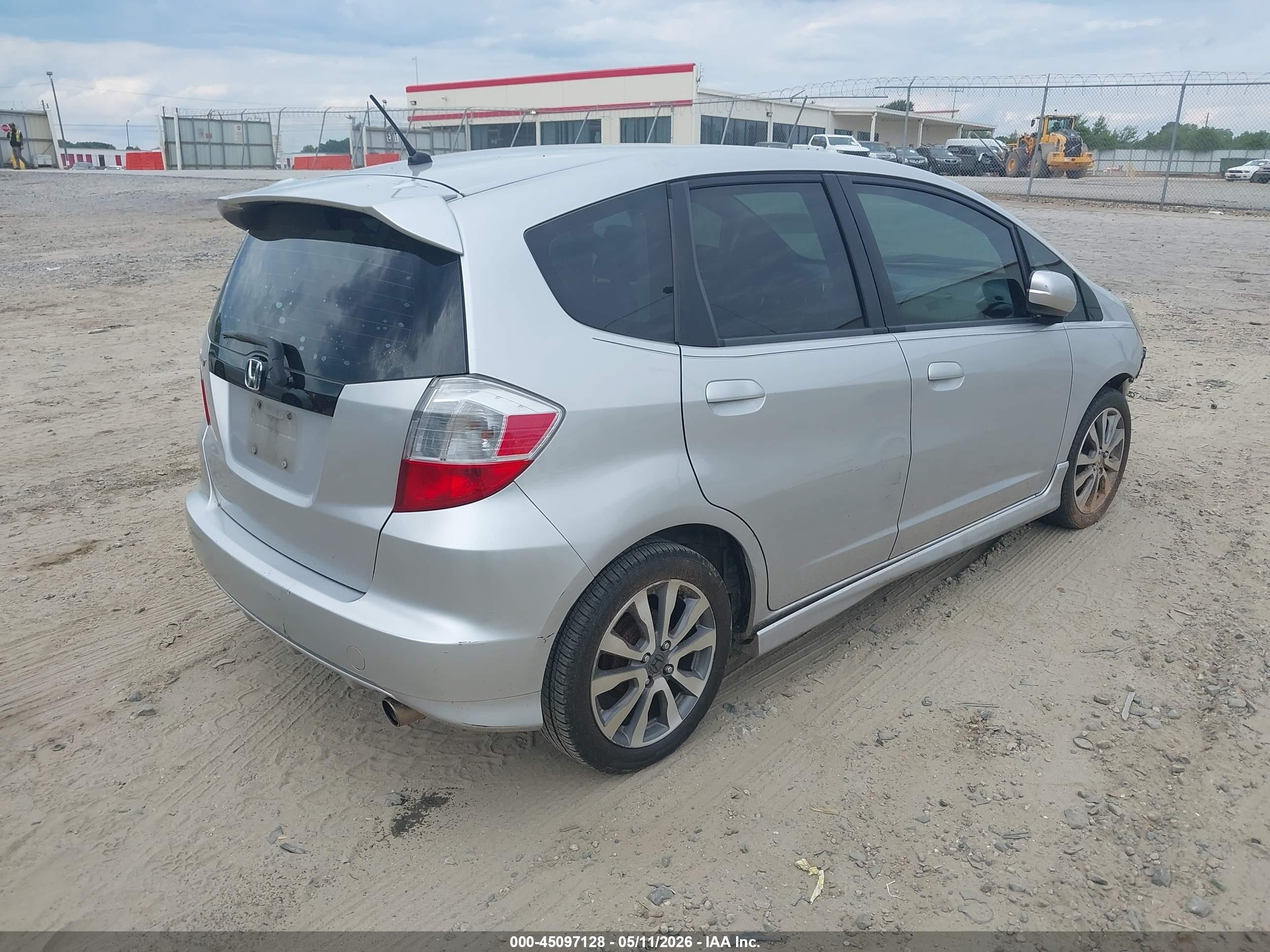 HONDA FIT image 4