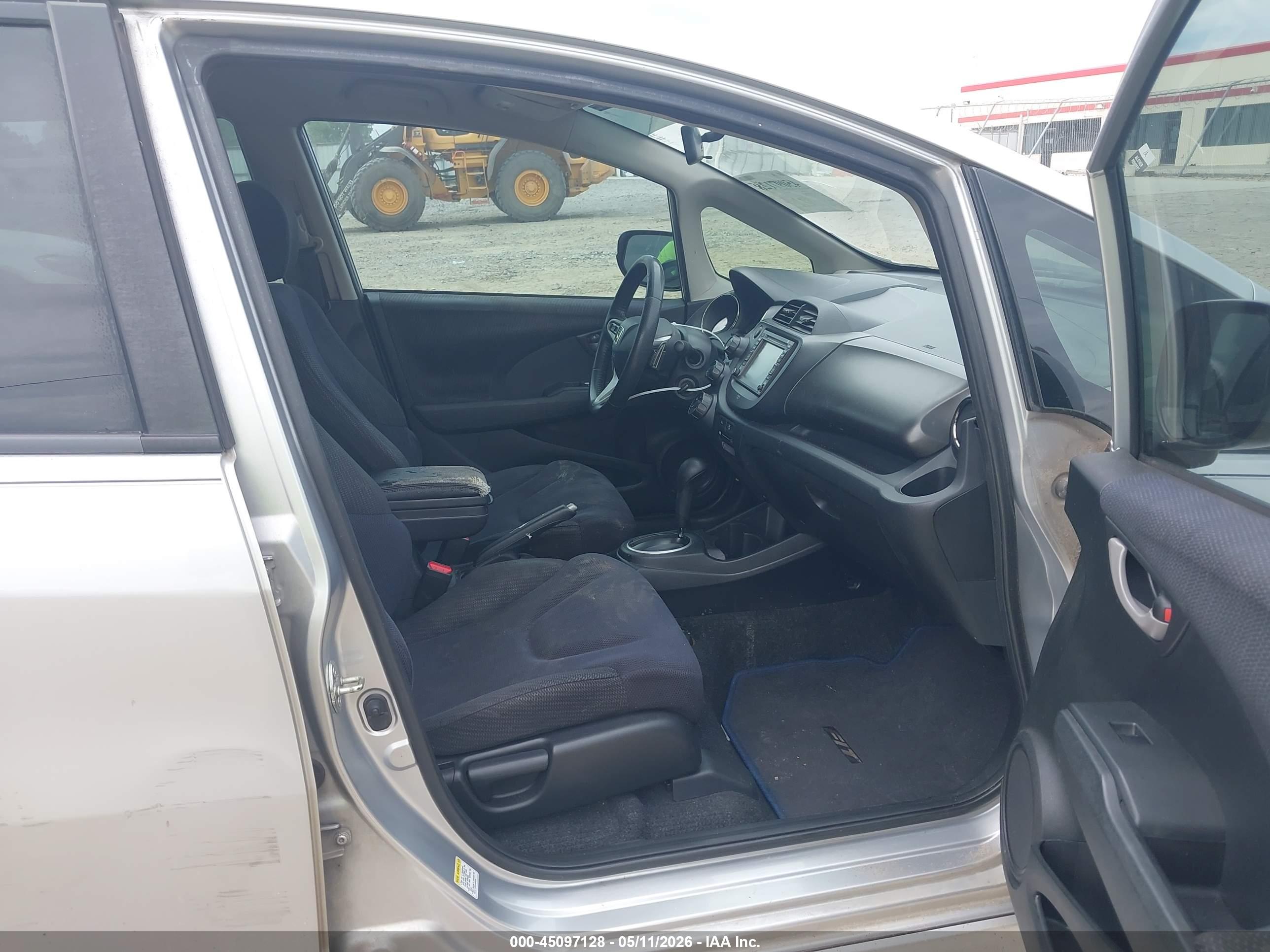 HONDA FIT image 5