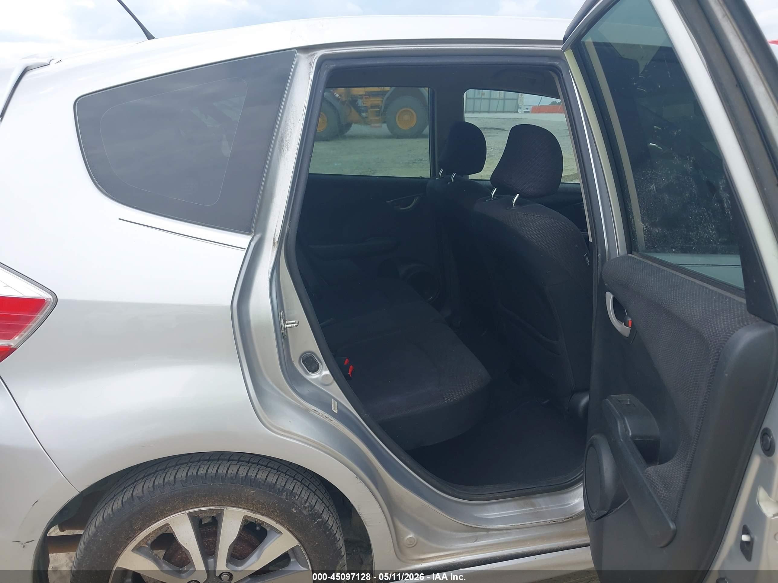 HONDA FIT image 8