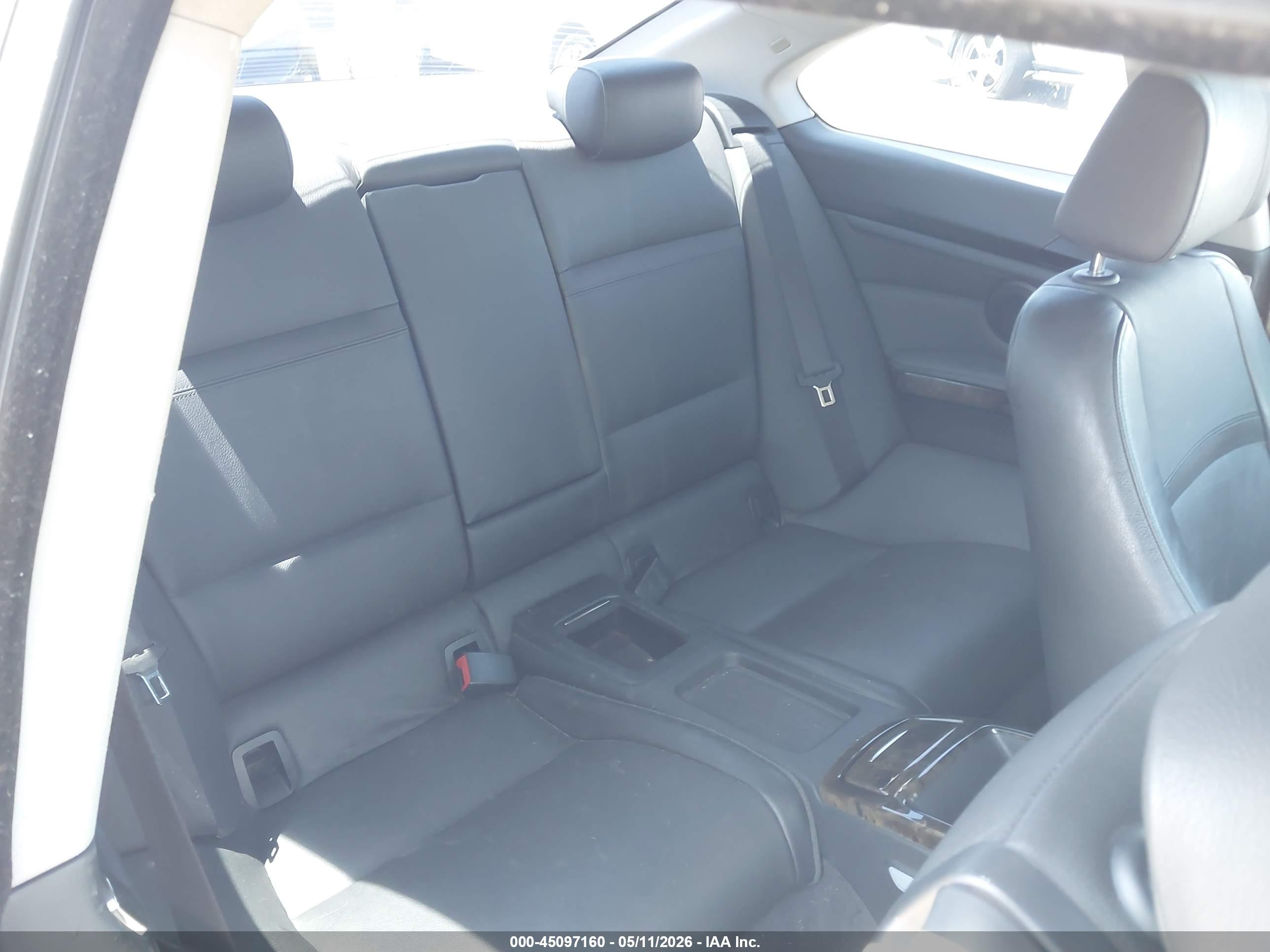 BMW 335I image 8