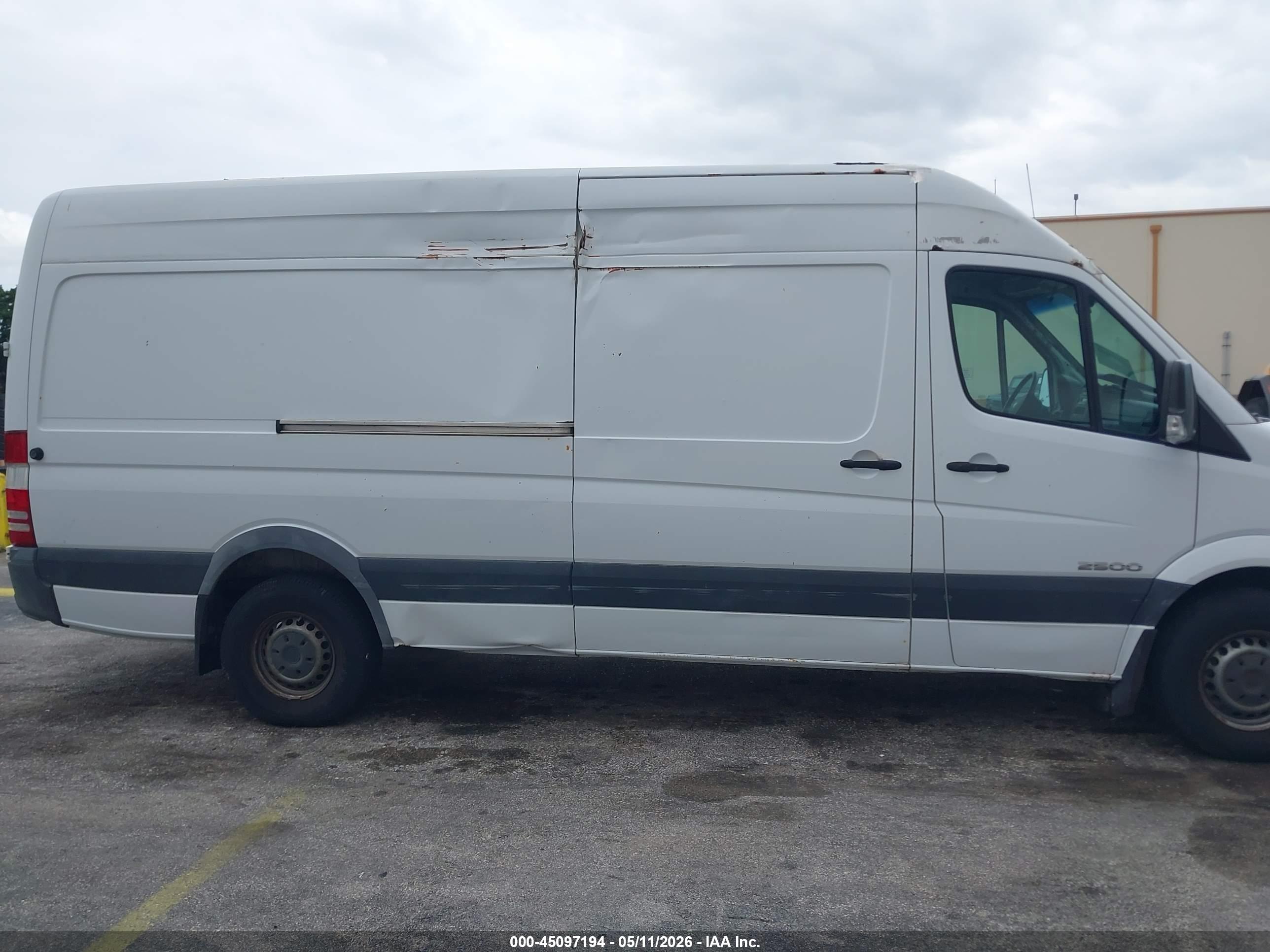 DODGE SPRINTER image 6