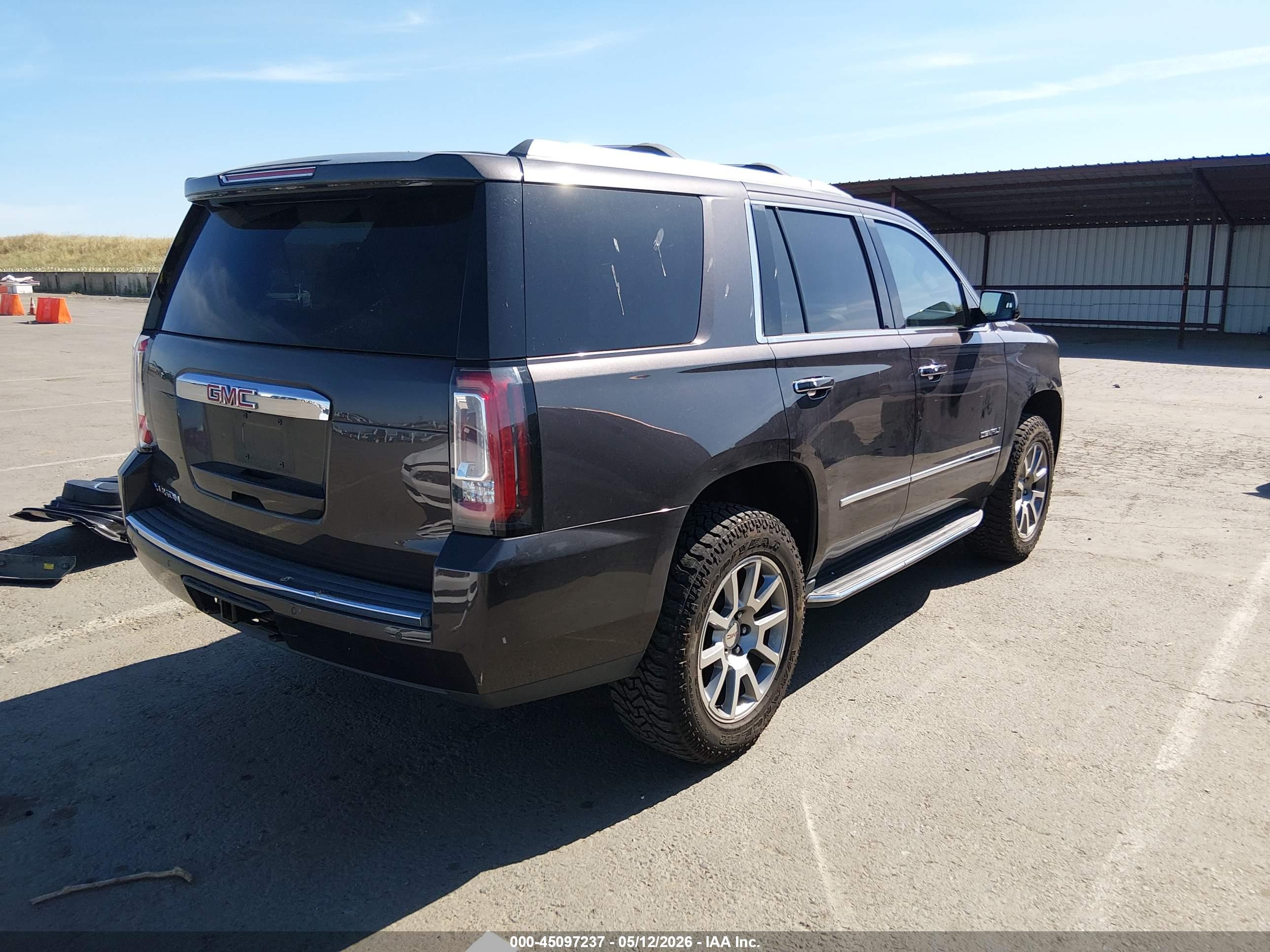 GMC YUKON image 4