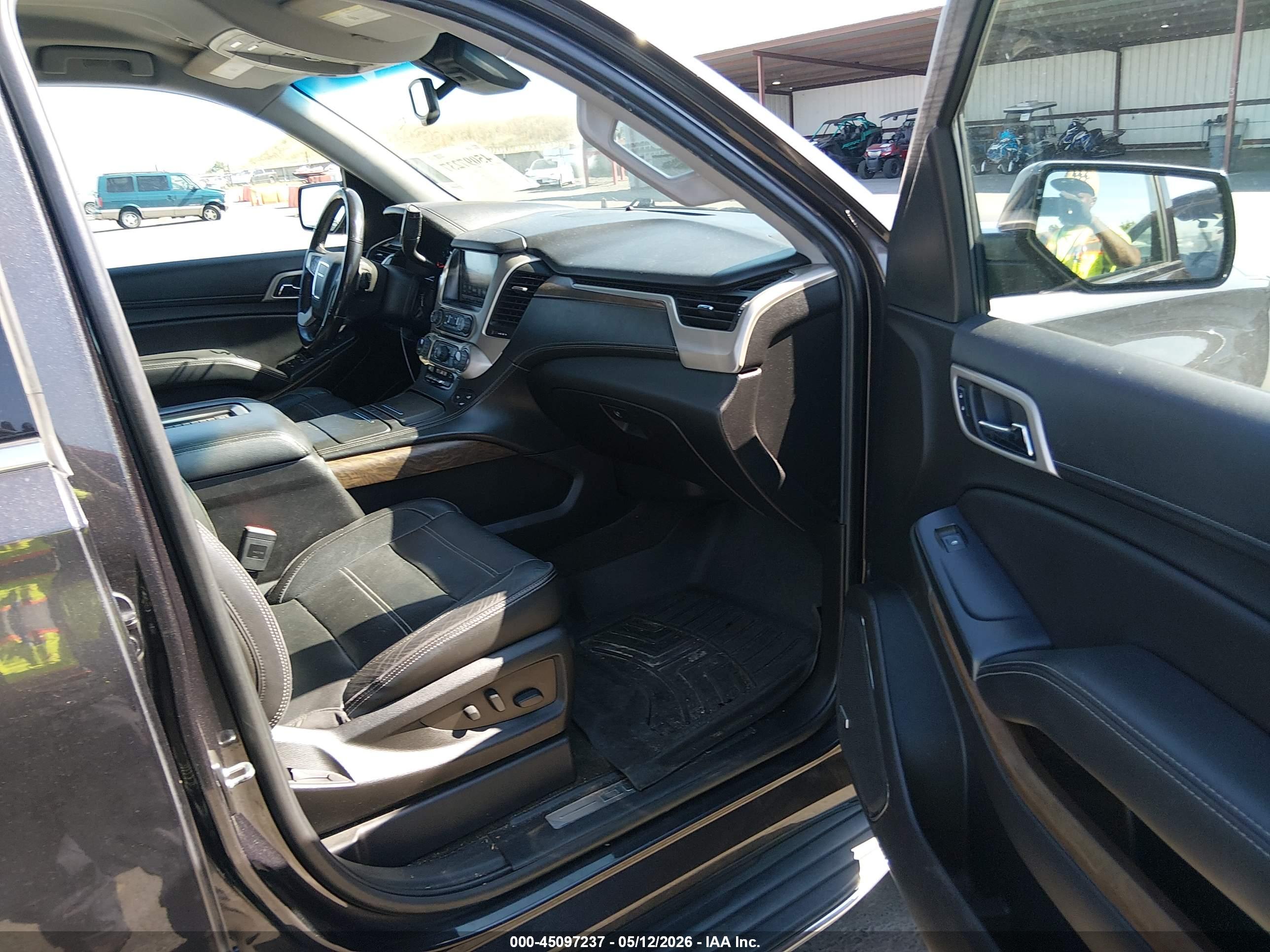 GMC YUKON image 5