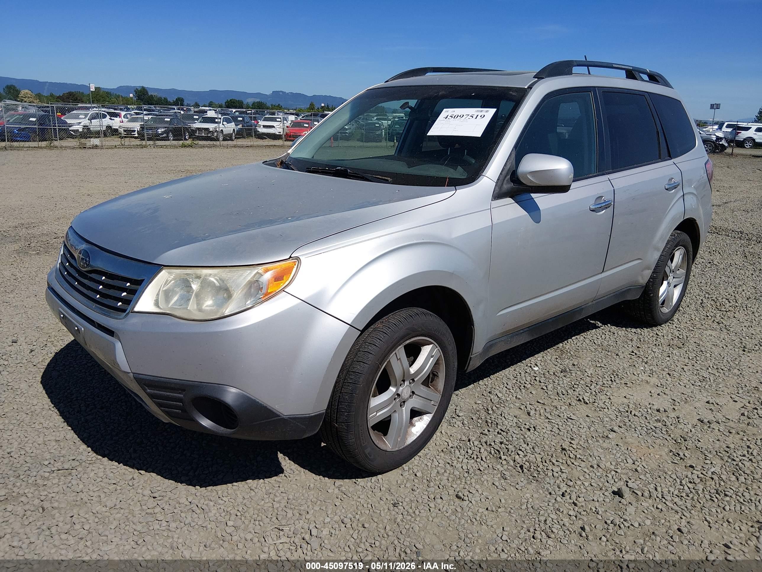 SUBARU FORESTER image 2