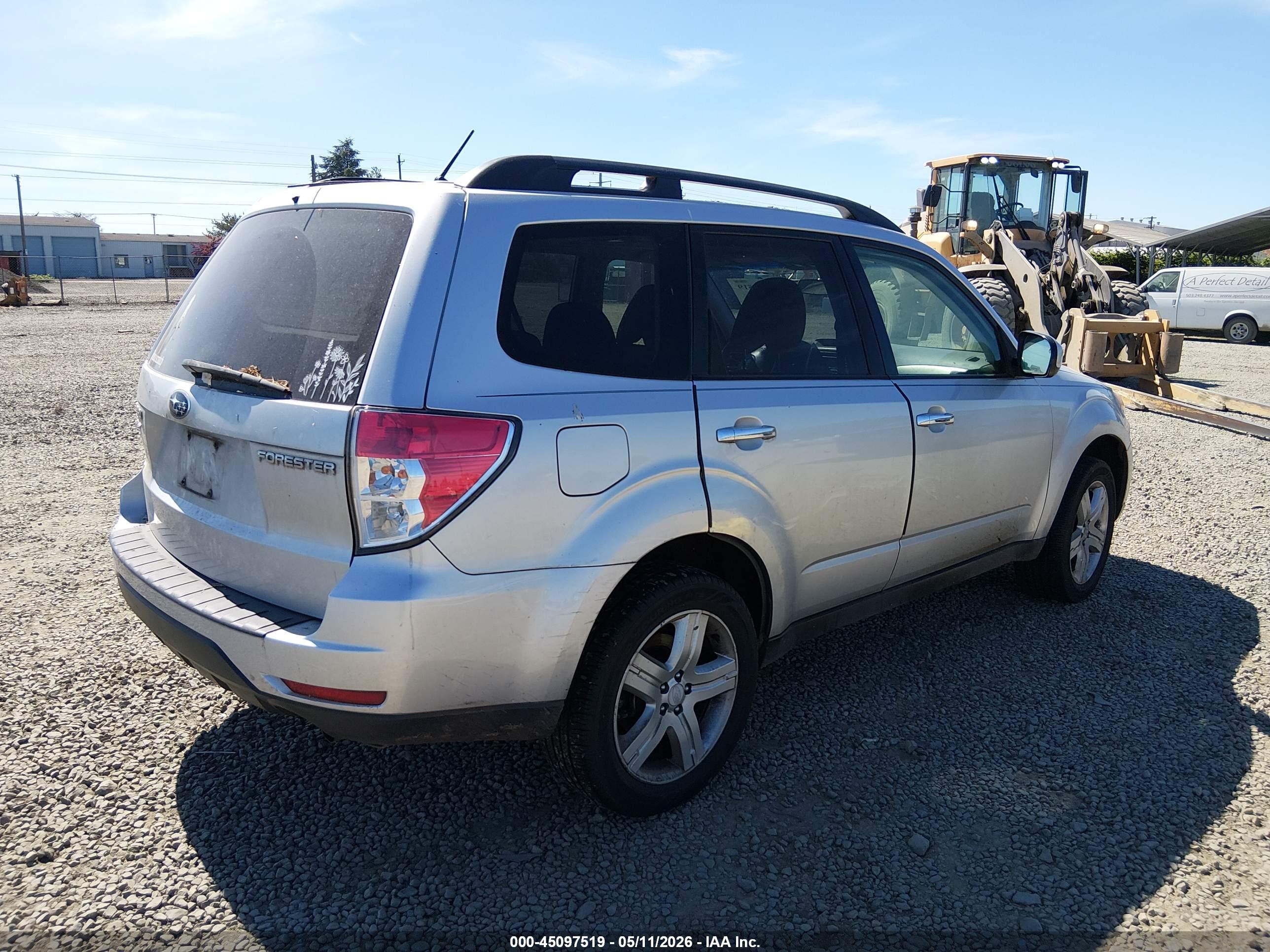 SUBARU FORESTER image 4